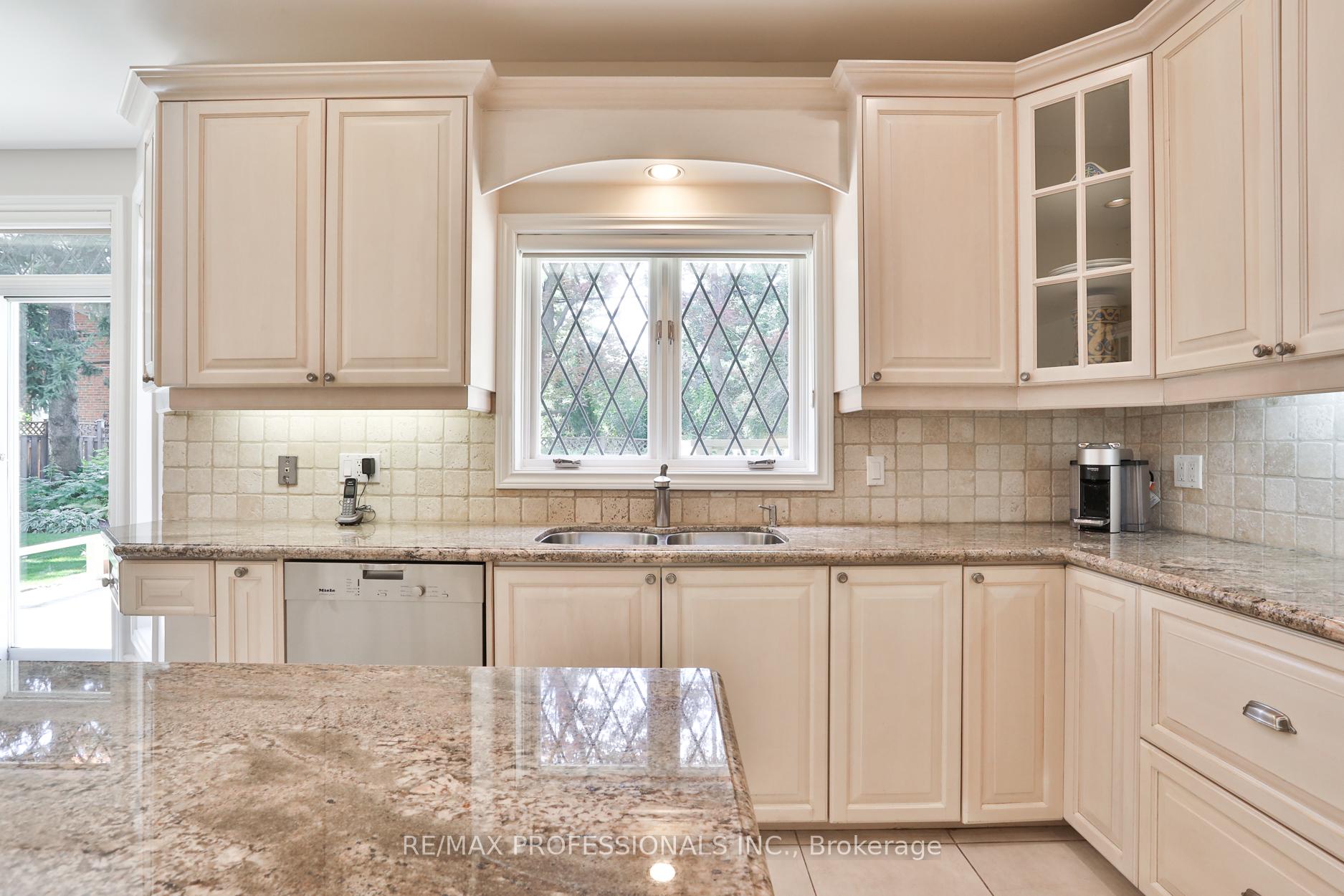 42 Wimbleton Rd, Toronto, ON M9A3S1 | 4 Bedroom 5 Bathroom Detached House | Image 12