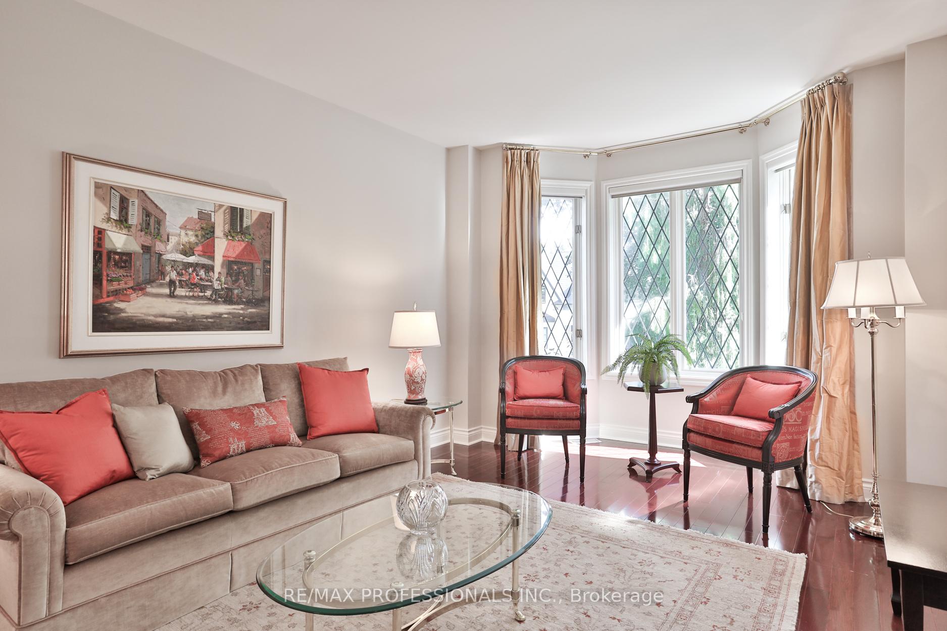 42 Wimbleton Rd, Toronto, ON M9A3S1 | 4 Bedroom 5 Bathroom Detached House | Image 4