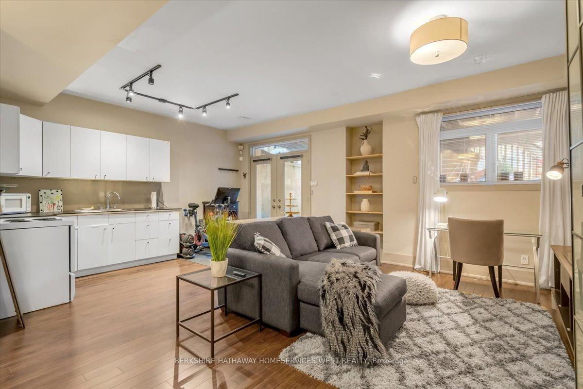 71 Guthrie Ave, Toronto, ON M8Y3L2 | 4 Bedroom 4 Bathroom Detached House | Image 24