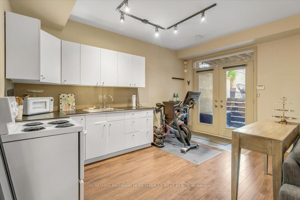 71 Guthrie Ave, Toronto, ON M8Y3L2 | 4 Bedroom 4 Bathroom Detached House | Image 26