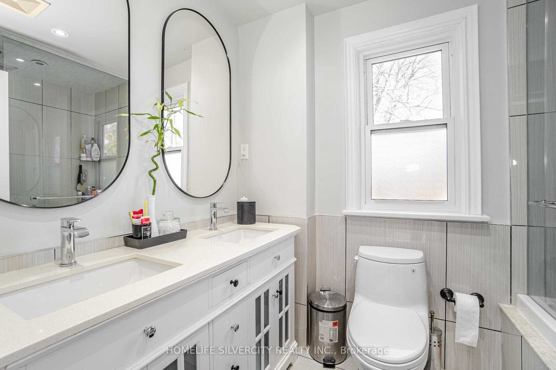 239 Burnhamthorpe Rd, Toronto, ON M9B1Z2 | 4 Bedroom 3 Bathroom Detached House | Image 23