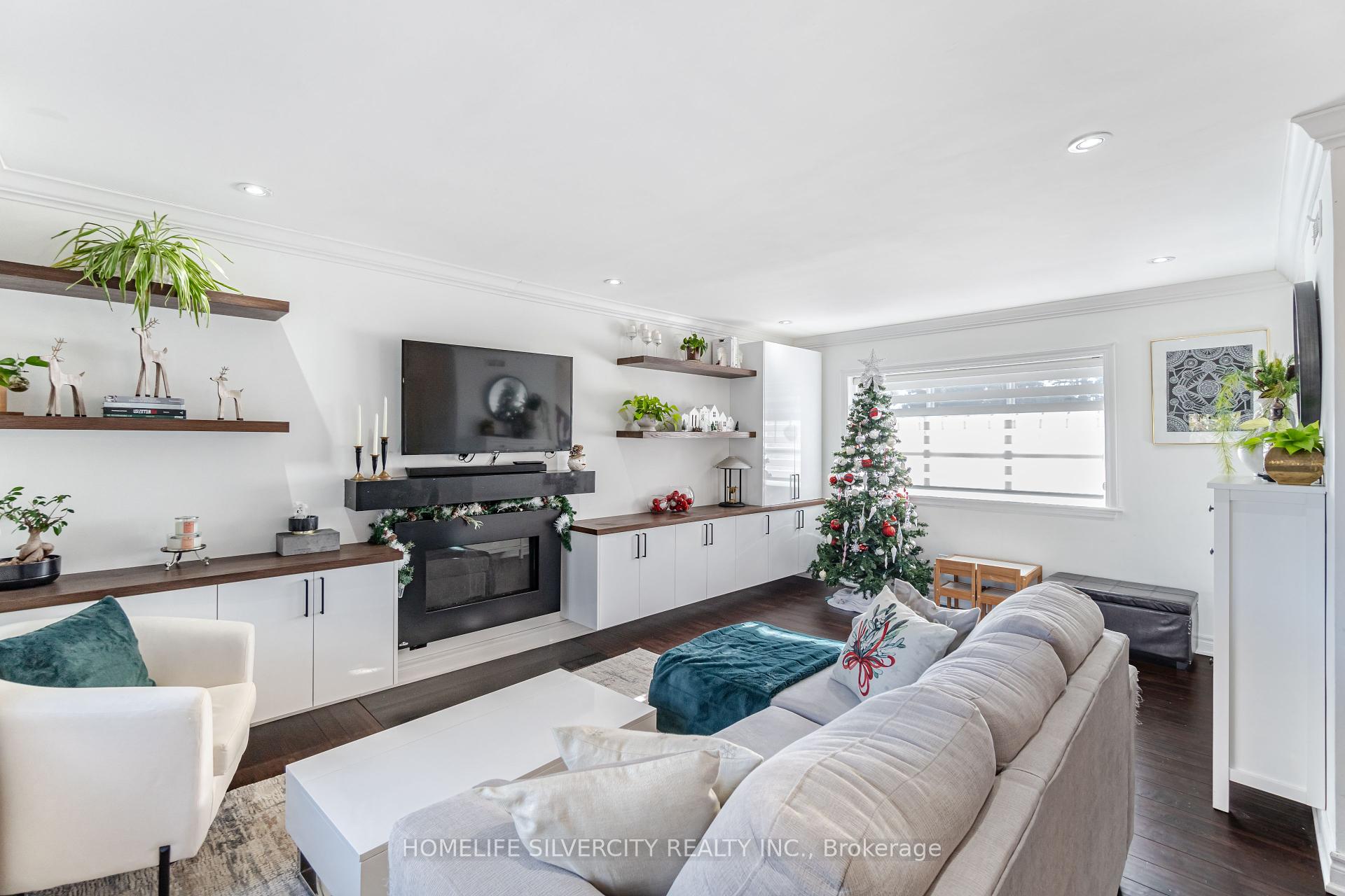 239 Burnhamthorpe Rd, Toronto, ON M9B1Z2 | 4 Bedroom 3 Bathroom Detached House | Image 8