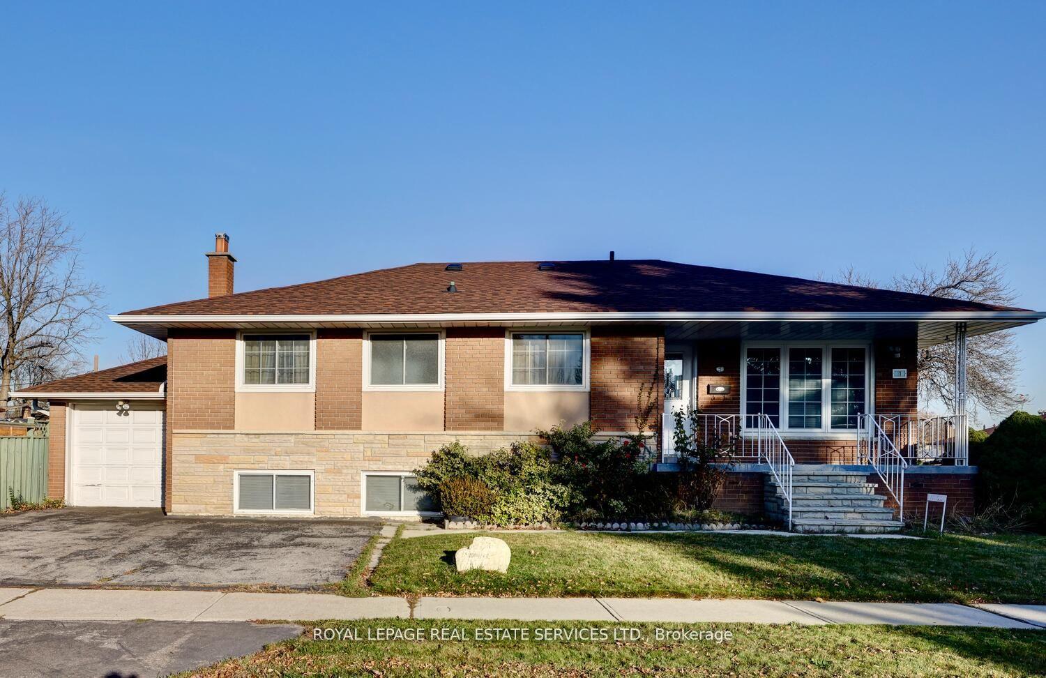 1 Midden Cres, Toronto, ON M9R3L7 | 3 Bedroom 2 Bathroom Detached House | Image 1