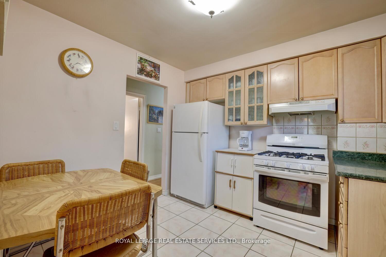 1 Midden Cres, Toronto, ON M9R3L7 | 3 Bedroom 2 Bathroom Detached House | Image 10