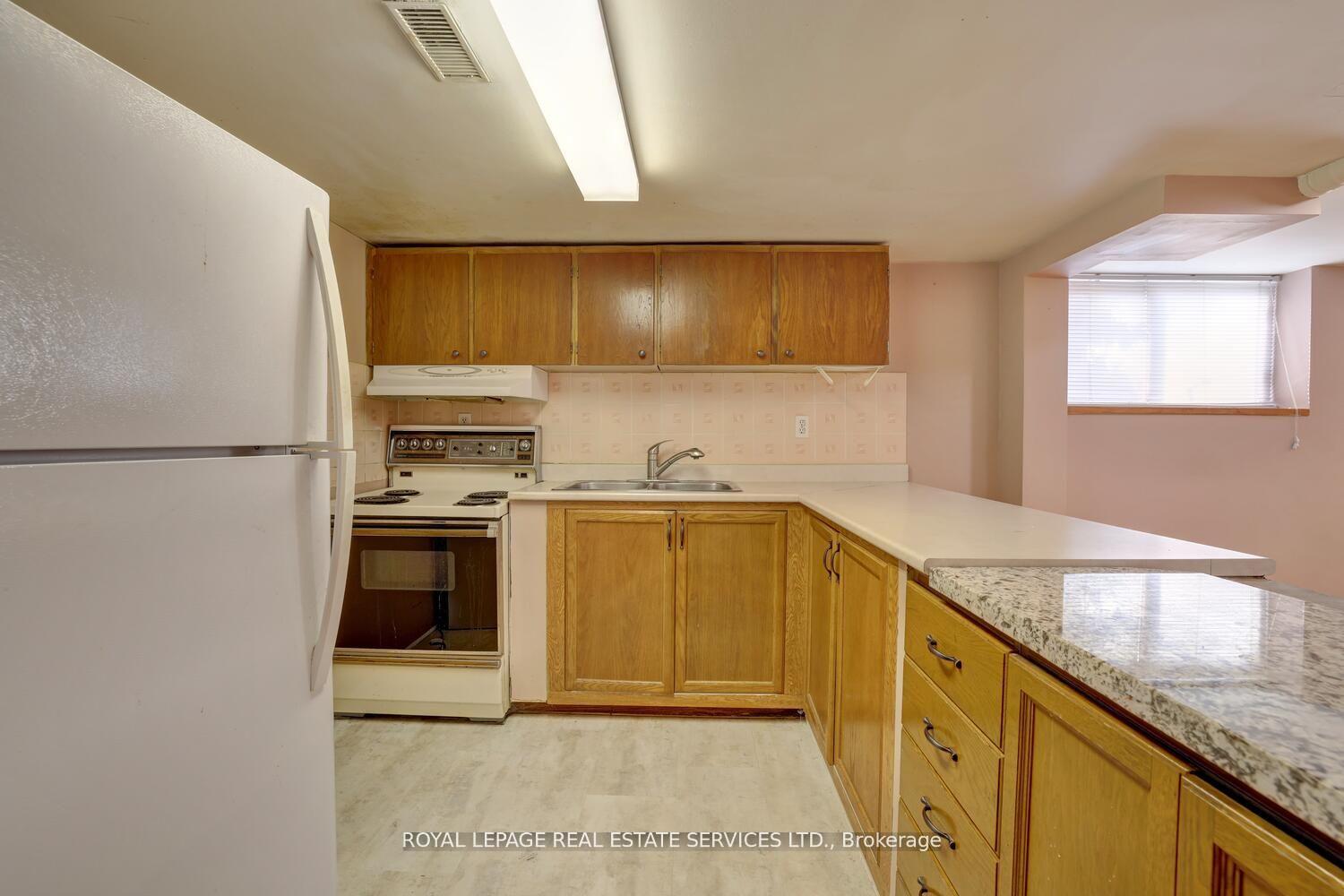1 Midden Cres, Toronto, ON M9R3L7 | 3 Bedroom 2 Bathroom Detached House | Image 14