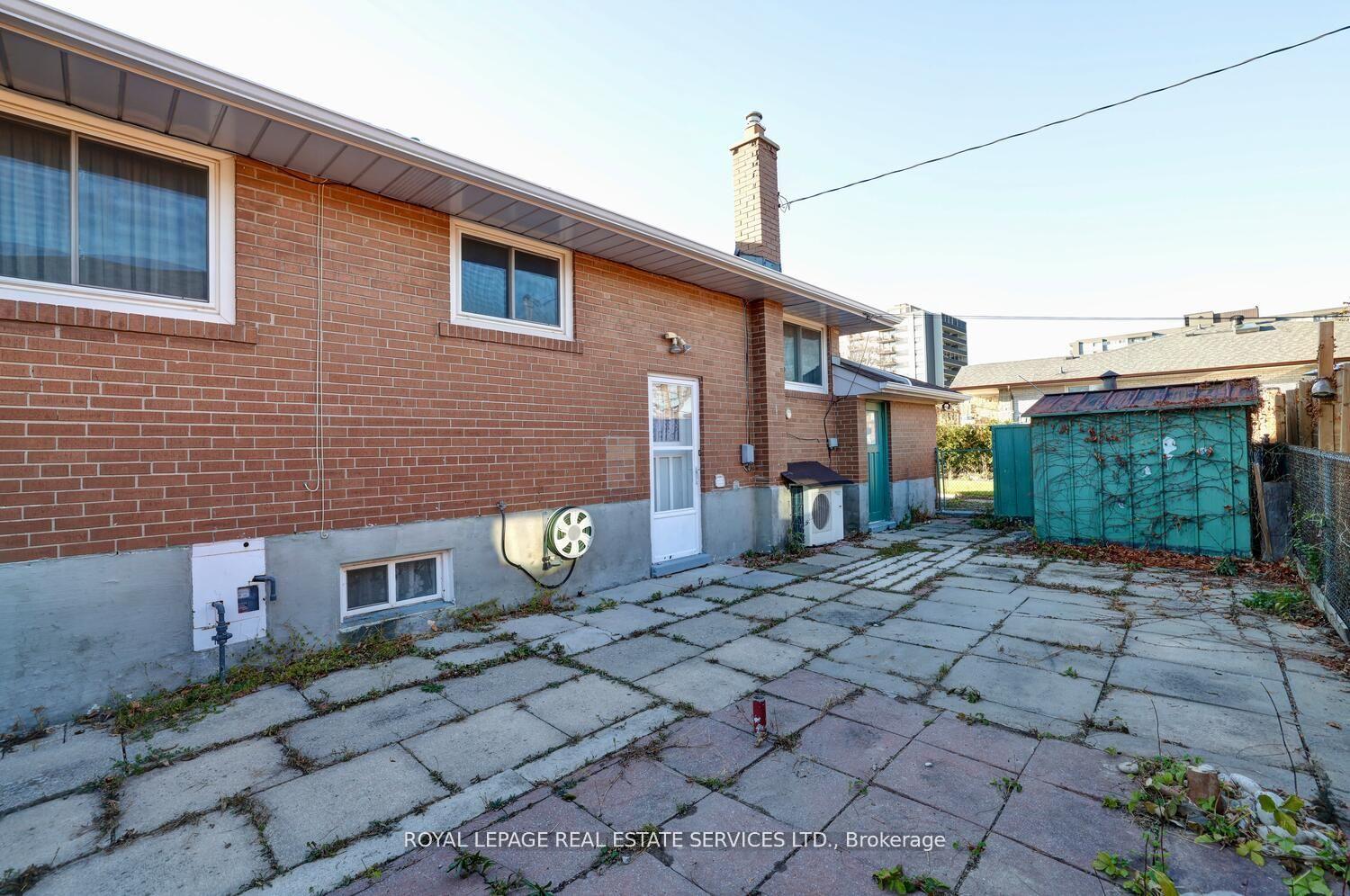 1 Midden Cres, Toronto, ON M9R3L7 | 3 Bedroom 2 Bathroom Detached House | Image 17