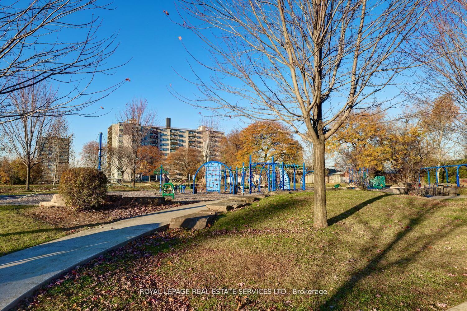 1 Midden Cres, Toronto, ON M9R3L7 | 3 Bedroom 2 Bathroom Detached House | Image 20