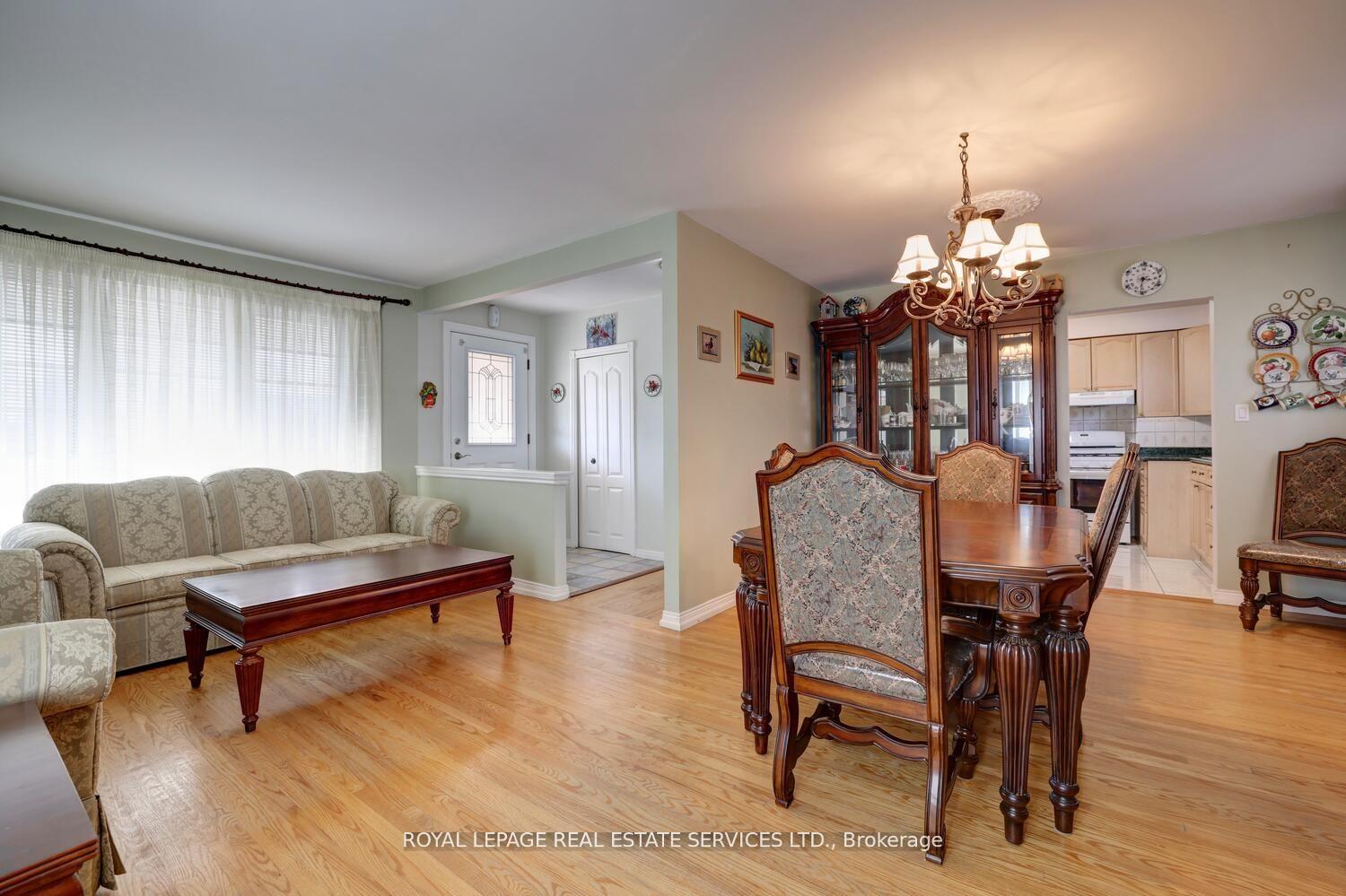 1 Midden Cres, Toronto, ON M9R3L7 | 3 Bedroom 2 Bathroom Detached House | Image 7