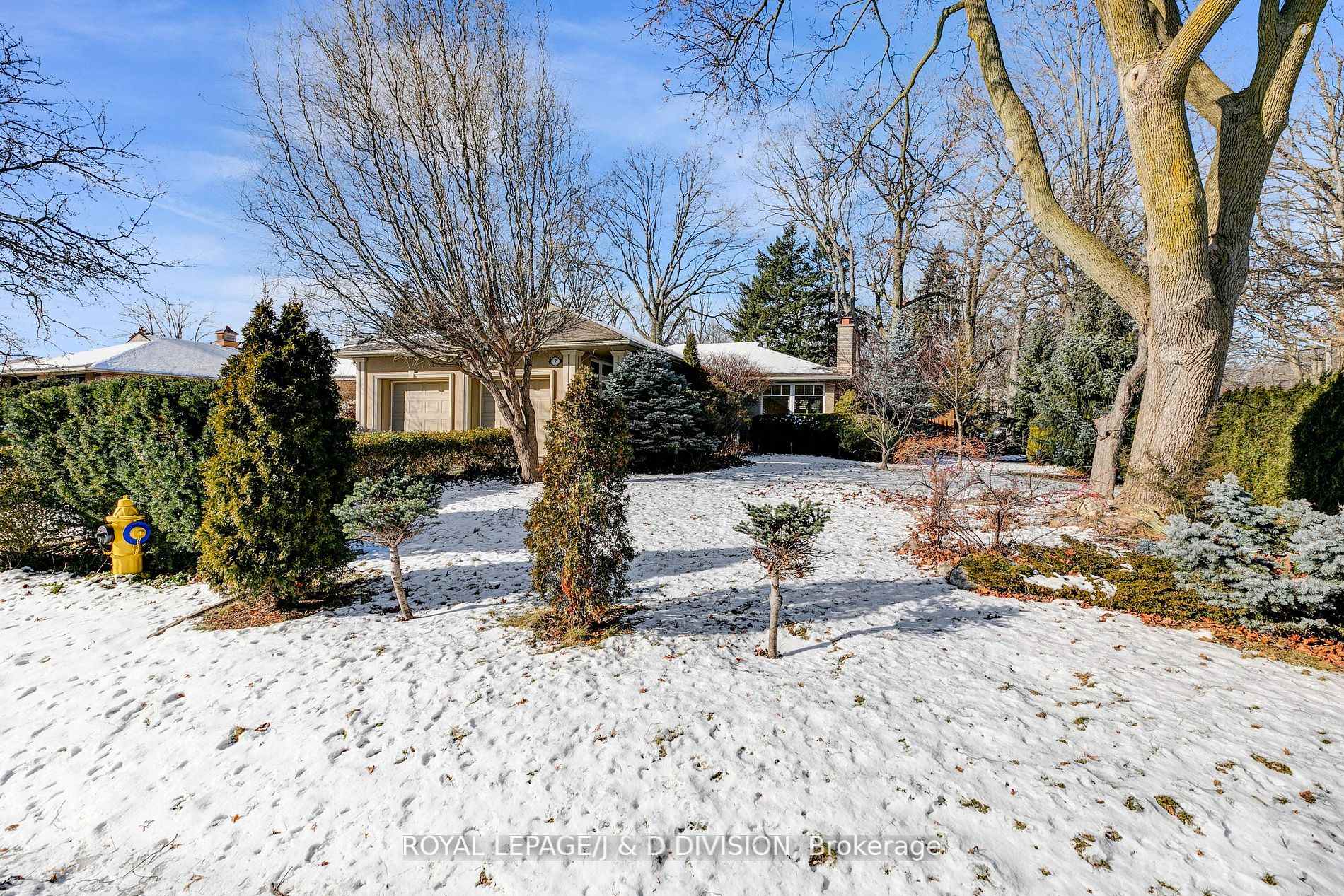 2 Blackdown Cres, Toronto, ON M9B5X6 | 3 Bedroom 3 Bathroom Detached House | Image 1
