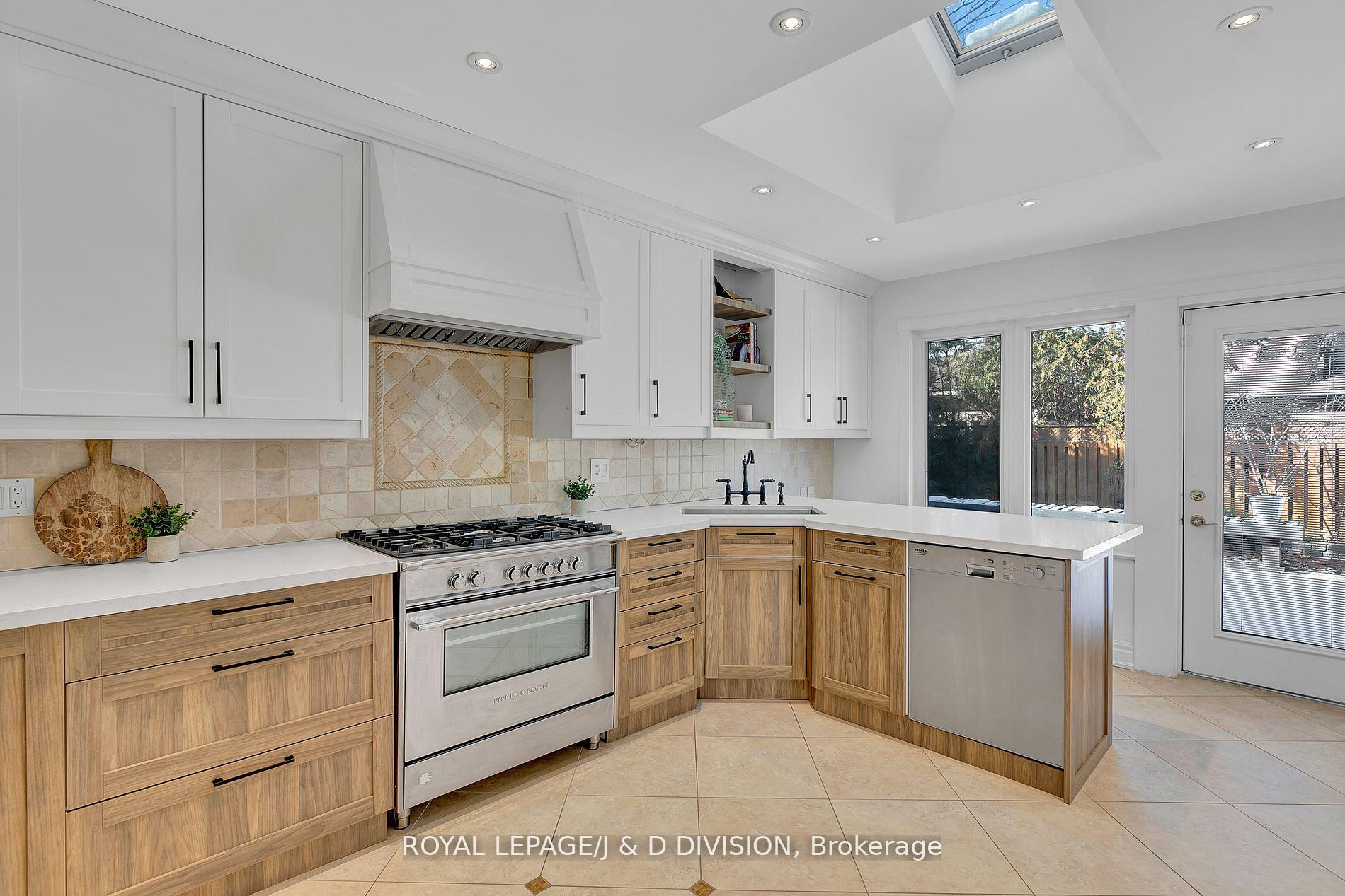 2 Blackdown Cres, Toronto, ON M9B5X6 | 3 Bedroom 3 Bathroom Detached House | Image 14