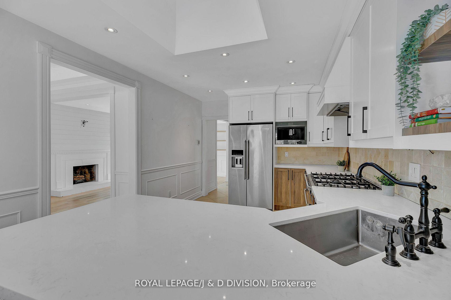 2 Blackdown Cres, Toronto, ON M9B5X6 | 3 Bedroom 3 Bathroom Detached House | Image 17