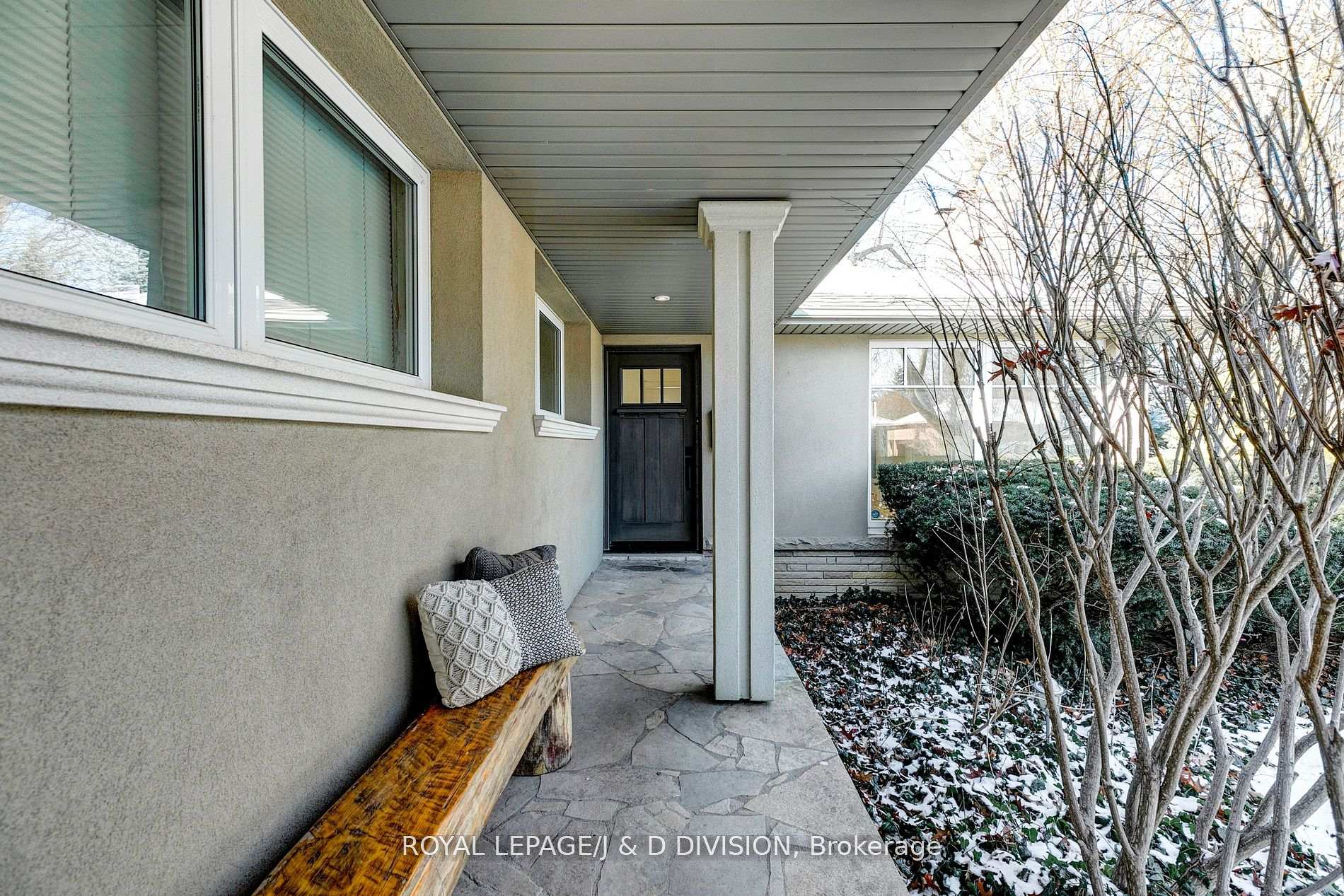 2 Blackdown Cres, Toronto, ON M9B5X6 | 3 Bedroom 3 Bathroom Detached House | Image 2