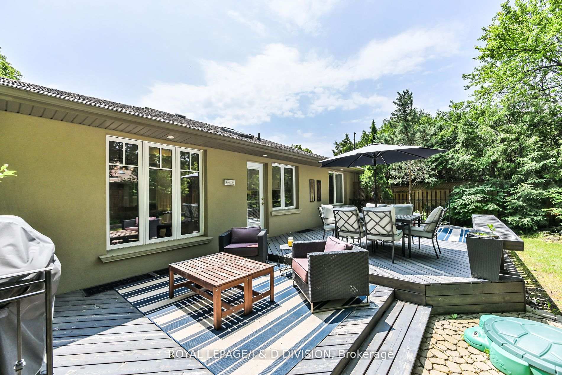 2 Blackdown Cres, Toronto, ON M9B5X6 | 3 Bedroom 3 Bathroom Detached House | Image 31