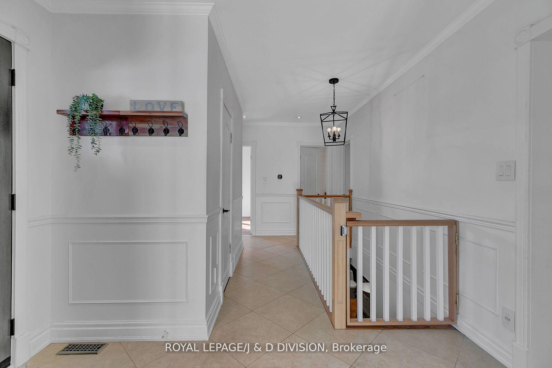 2 Blackdown Cres, Toronto, ON M9B5X6 | 3 Bedroom 3 Bathroom Detached House | Image 5