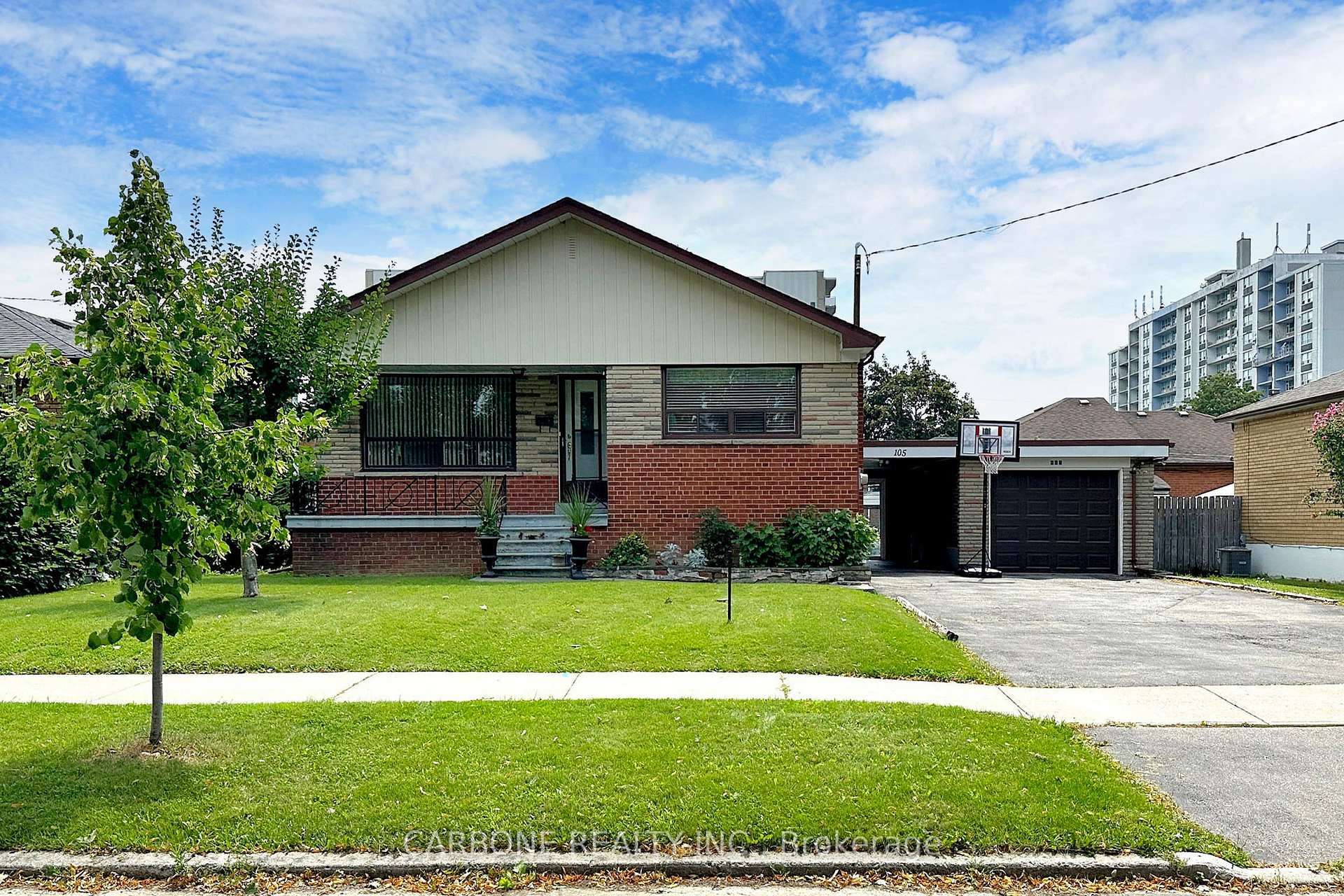 105 Hallsport Cres, Toronto, ON M3M2K5 | 4 Bedroom 2 Bathroom Detached House | Image 1