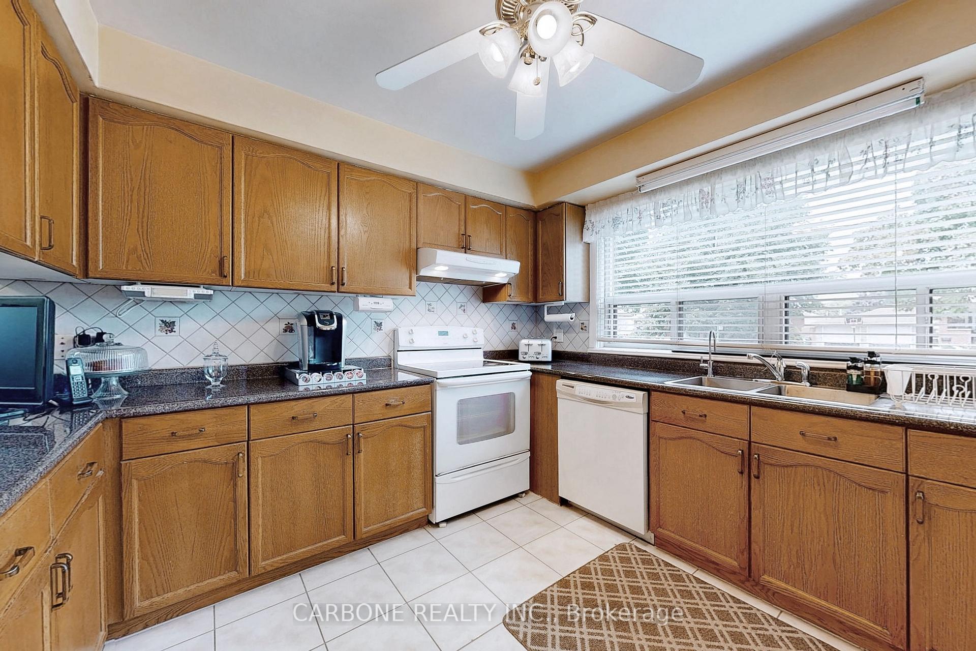 105 Hallsport Cres, Toronto, ON M3M2K5 | 4 Bedroom 2 Bathroom Detached House | Image 10