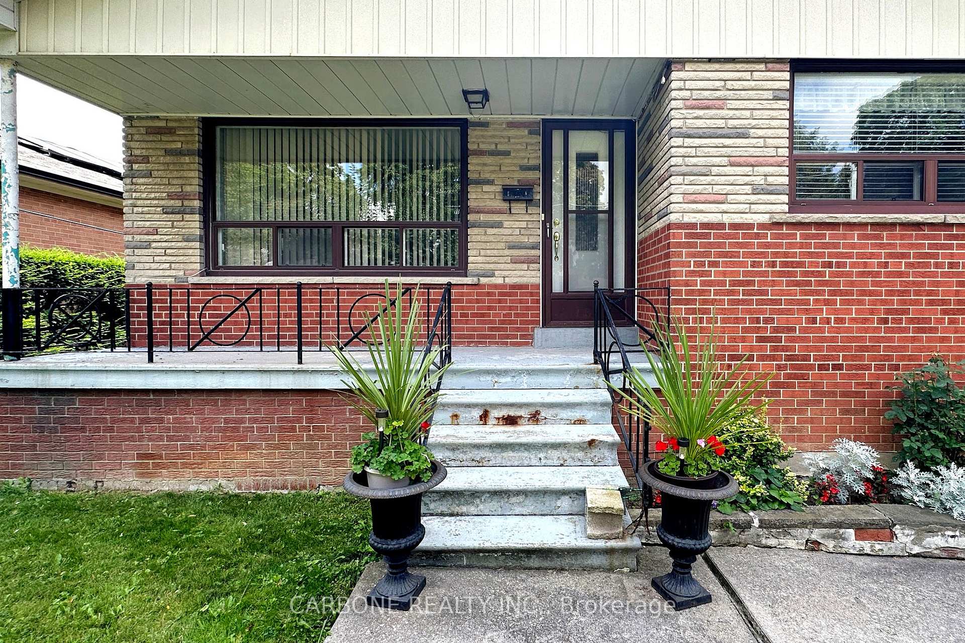 105 Hallsport Cres, Toronto, ON M3M2K5 | 4 Bedroom 2 Bathroom Detached House | Image 2