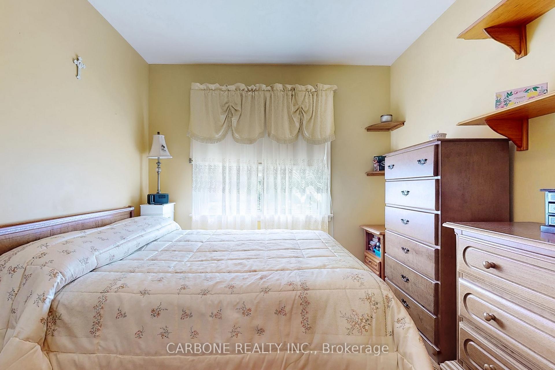 105 Hallsport Cres, Toronto, ON M3M2K5 | 4 Bedroom 2 Bathroom Detached House | Image 20