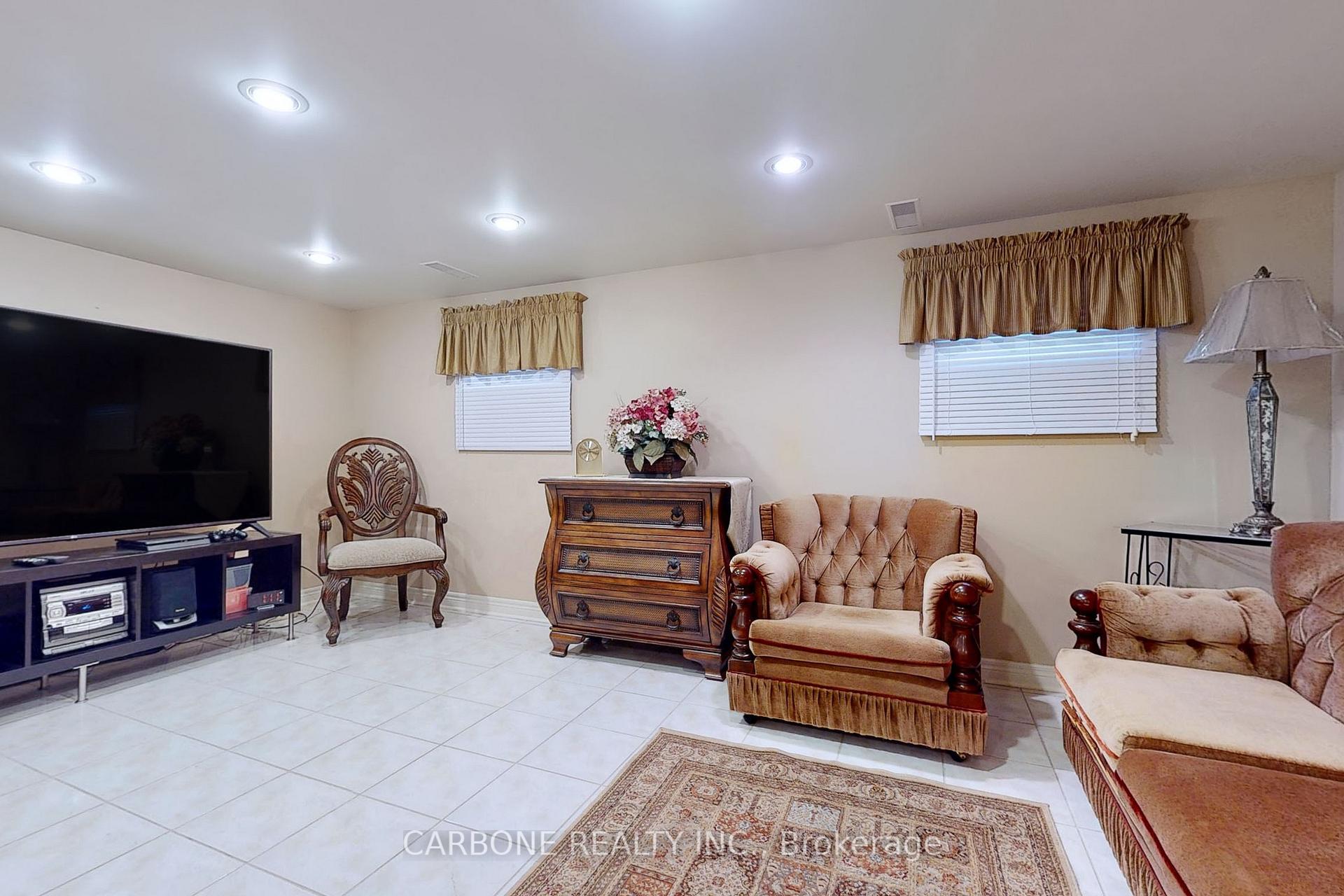 105 Hallsport Cres, Toronto, ON M3M2K5 | 4 Bedroom 2 Bathroom Detached House | Image 25
