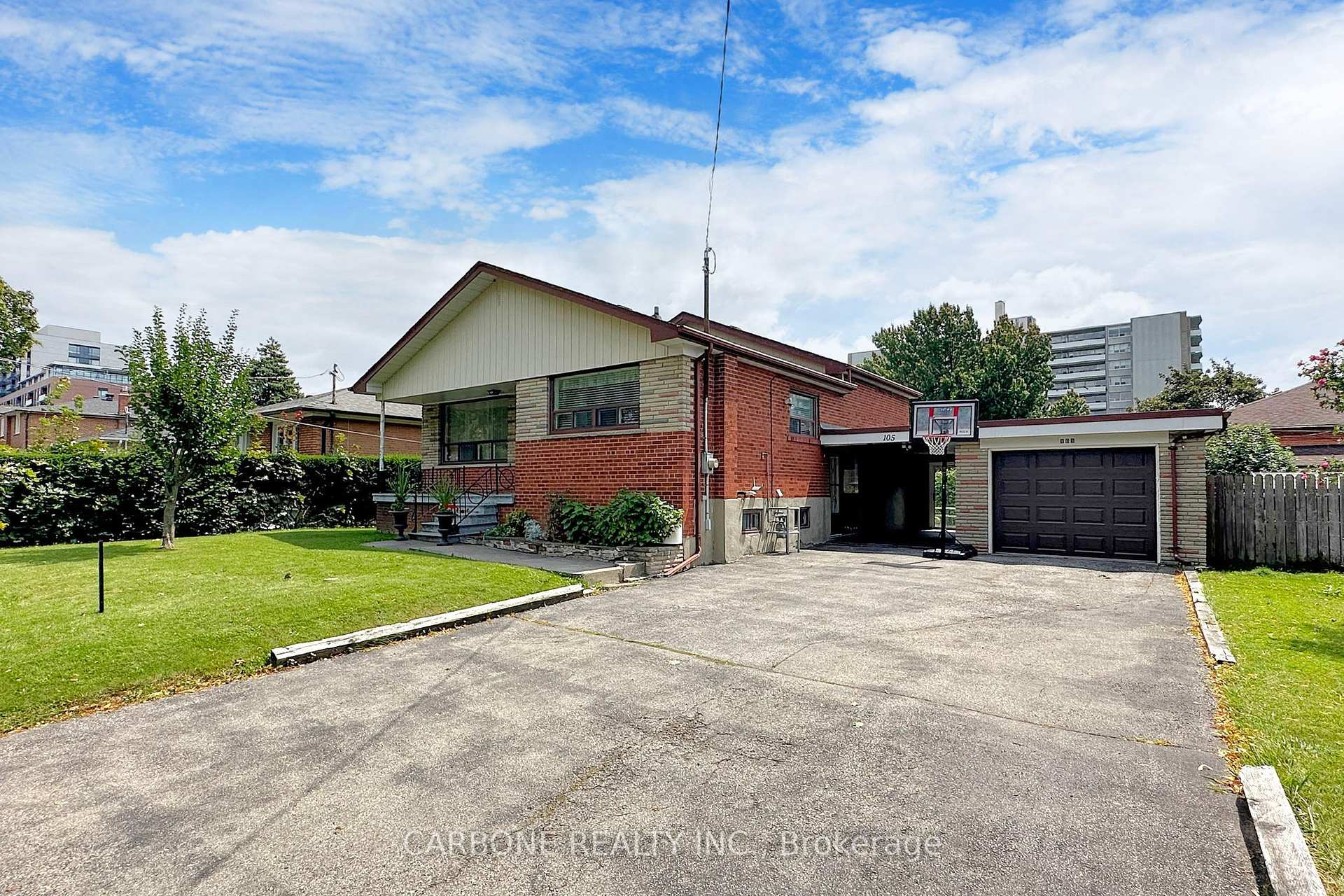 105 Hallsport Cres, Toronto, ON M3M2K5 | 4 Bedroom 2 Bathroom Detached House | Image 3