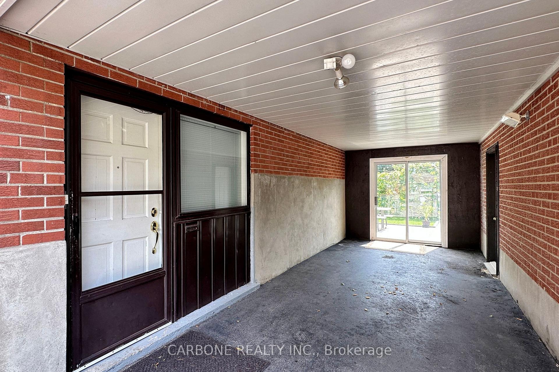 105 Hallsport Cres, Toronto, ON M3M2K5 | 4 Bedroom 2 Bathroom Detached House | Image 4