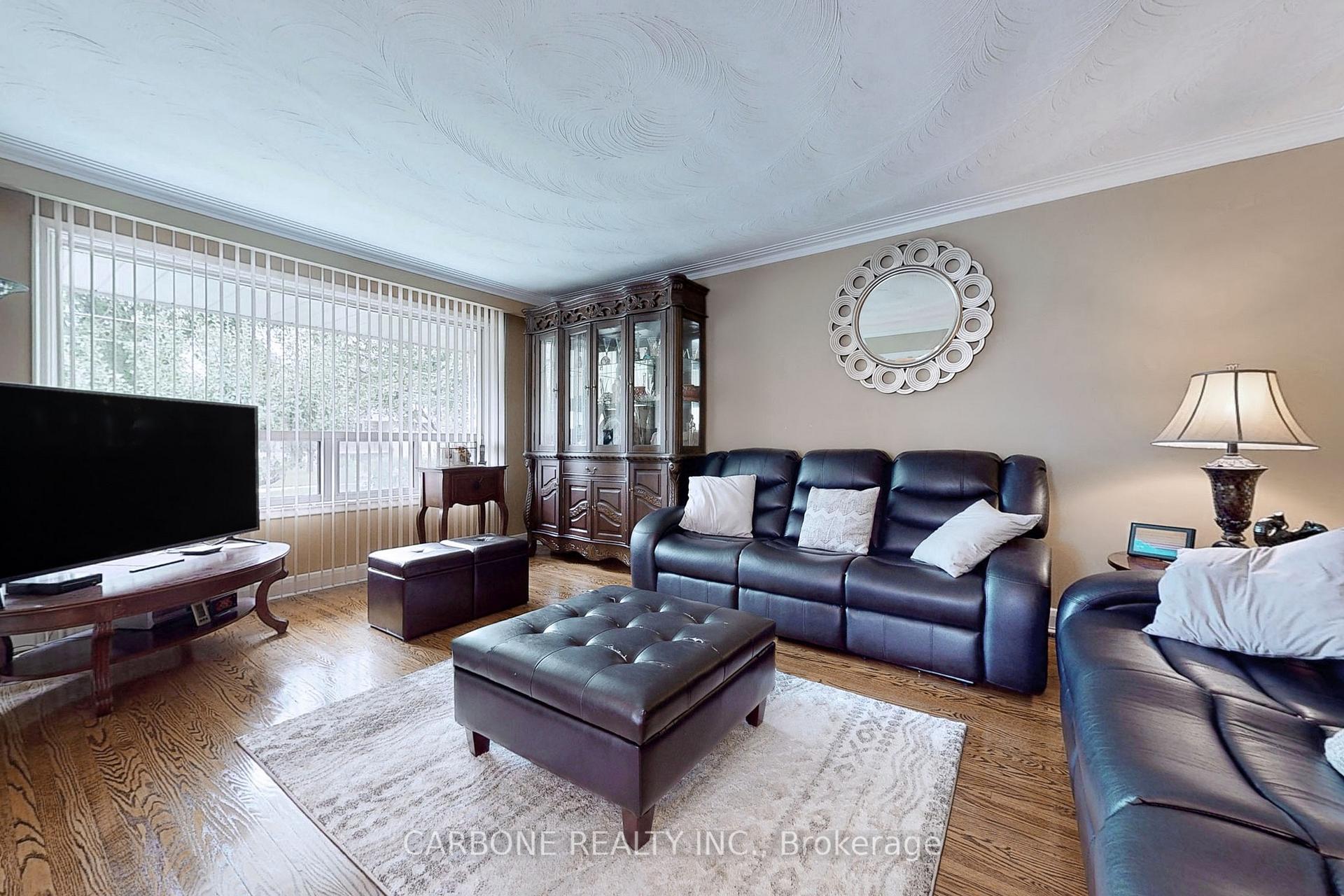 105 Hallsport Cres, Toronto, ON M3M2K5 | 4 Bedroom 2 Bathroom Detached House | Image 5