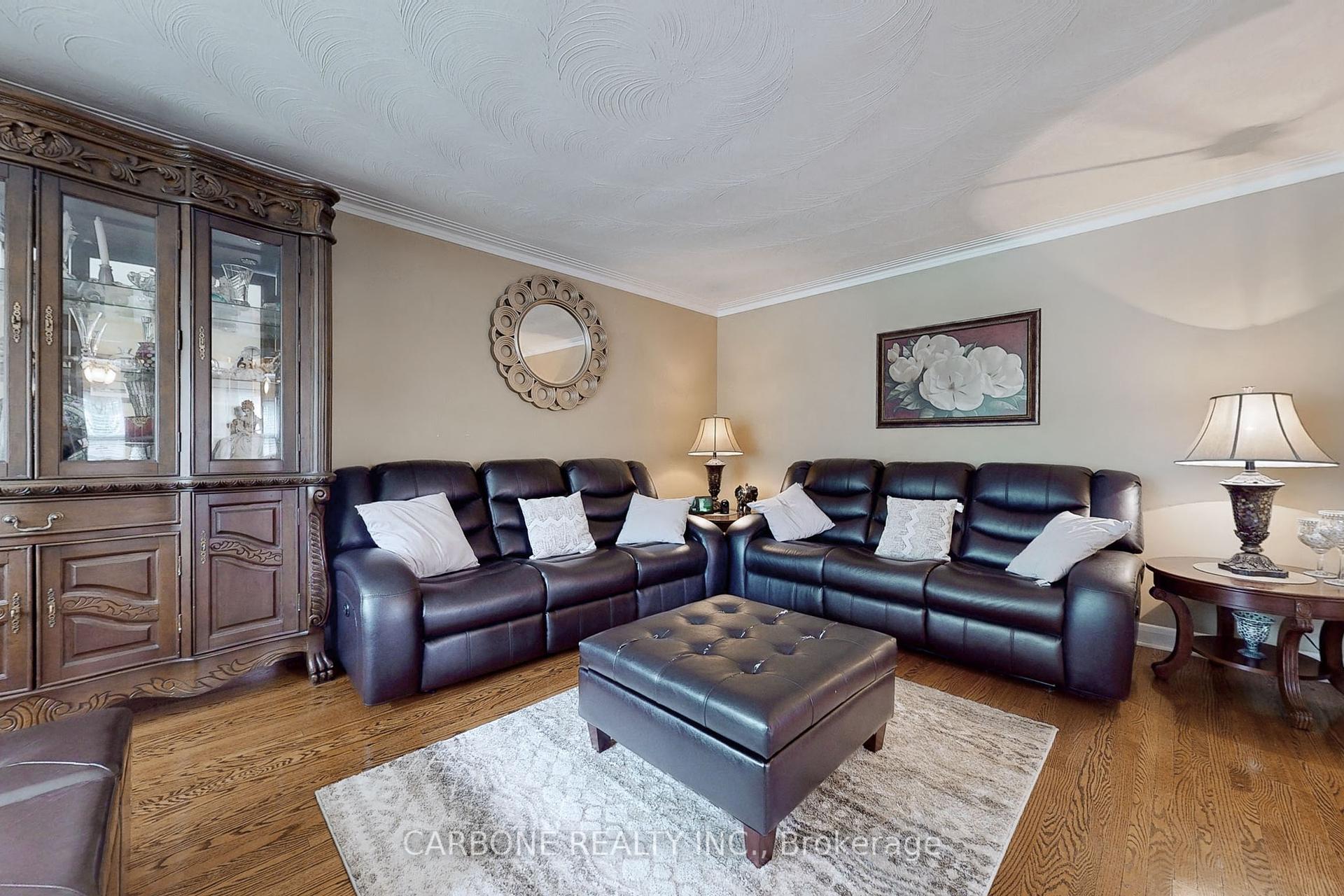 105 Hallsport Cres, Toronto, ON M3M2K5 | 4 Bedroom 2 Bathroom Detached House | Image 6