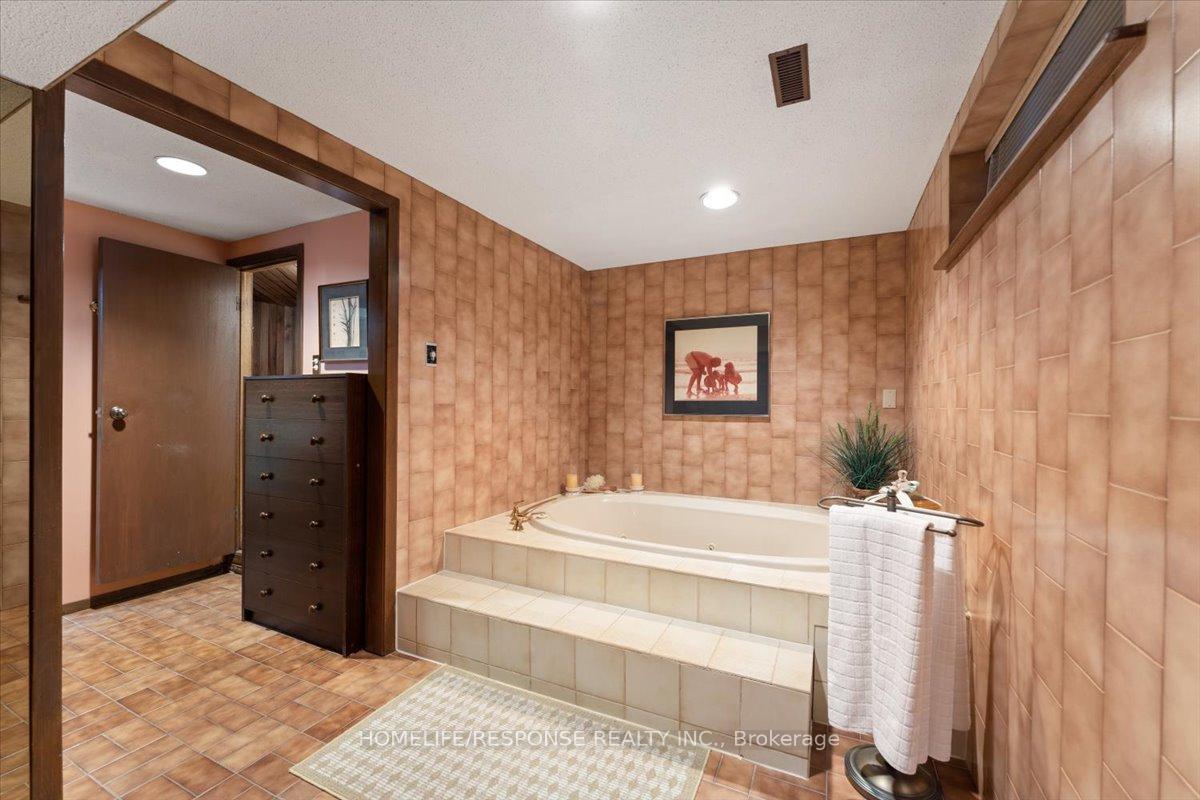 36 Thorncrest Rd, Toronto, ON M9A1S3 | 3 Bedroom 4 Bathroom Detached House | Image 28