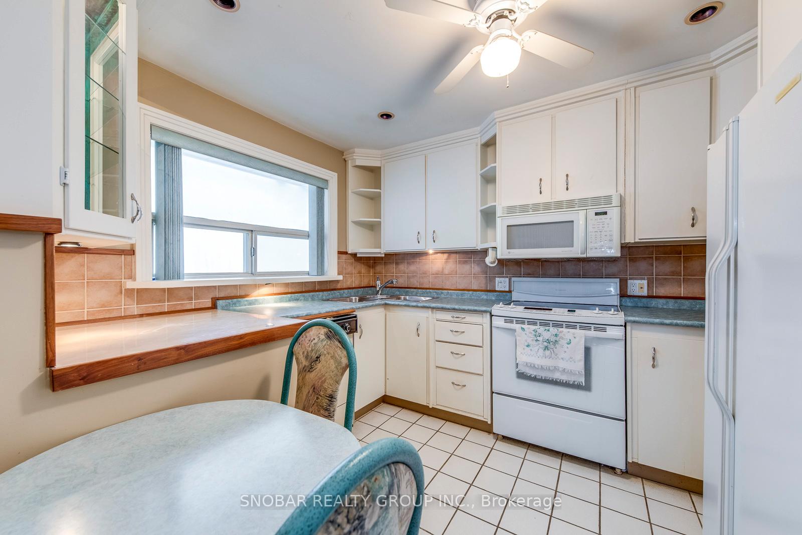 20 Lesmar Dr, Toronto, ON M9B2V1 | 3 Bedroom 2 Bathroom Detached House | Image 15