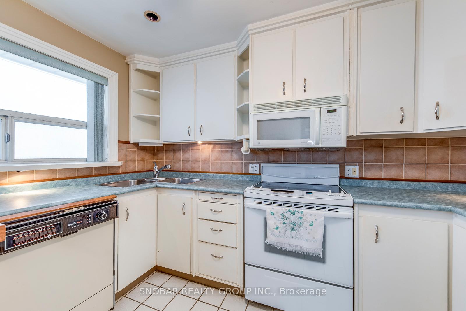 20 Lesmar Dr, Toronto, ON M9B2V1 | 3 Bedroom 2 Bathroom Detached House | Image 17