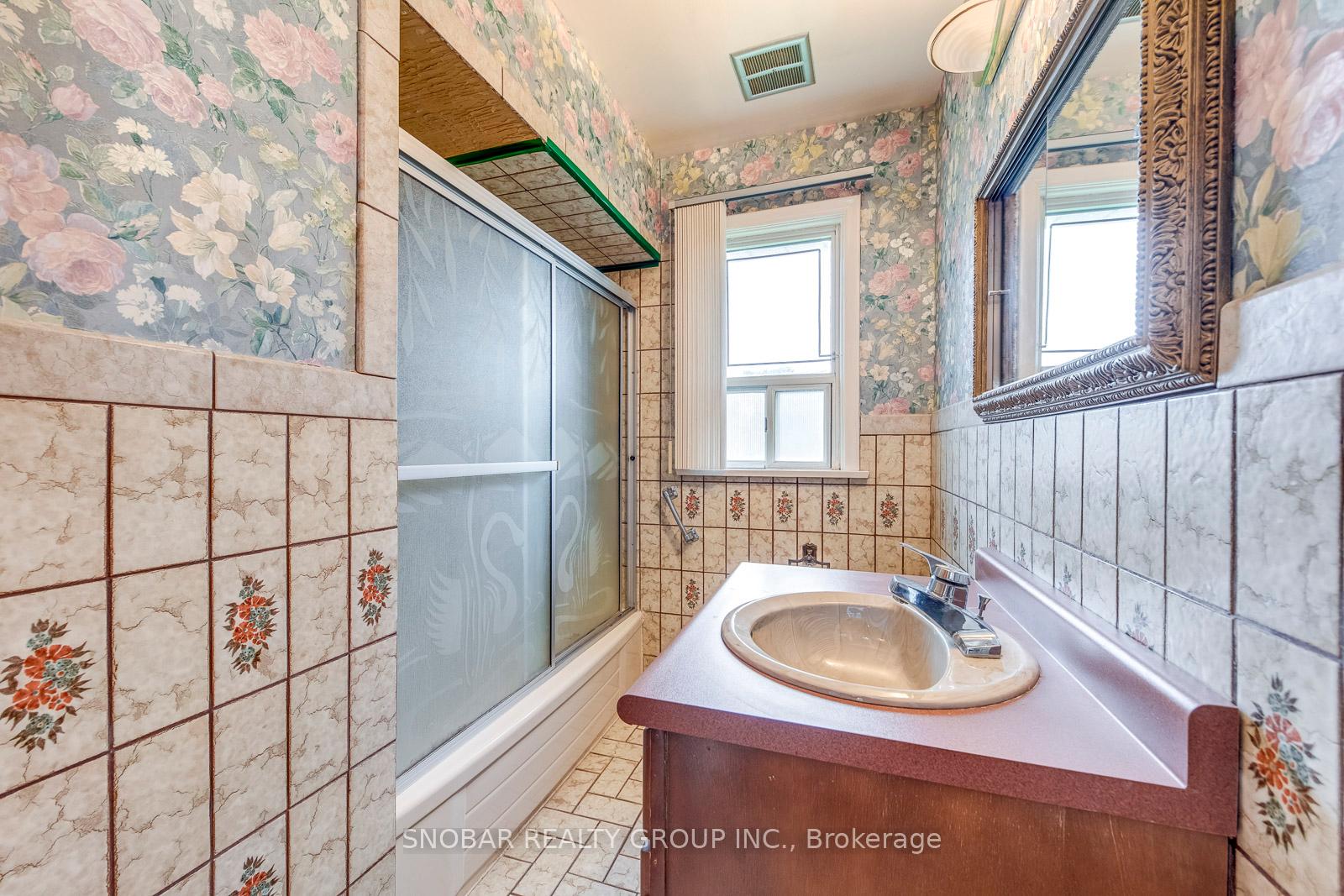 20 Lesmar Dr, Toronto, ON M9B2V1 | 3 Bedroom 2 Bathroom Detached House | Image 27