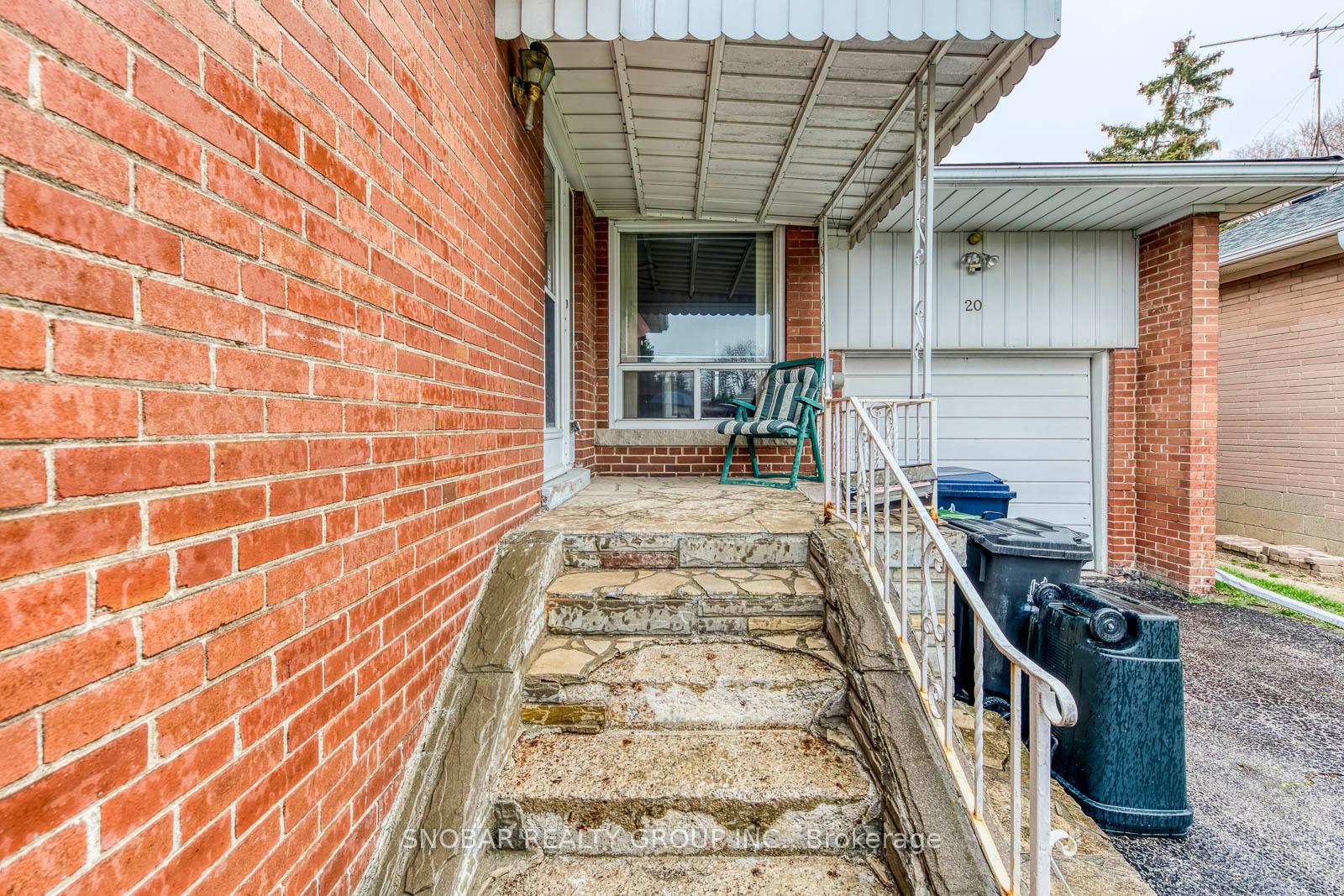 20 Lesmar Dr, Toronto, ON M9B2V1 | 3 Bedroom 2 Bathroom Detached House | Image 3