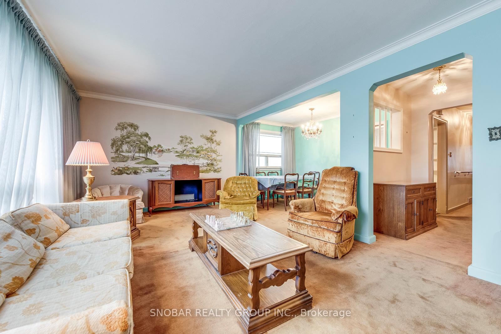 20 Lesmar Dr, Toronto, ON M9B2V1 | 3 Bedroom 2 Bathroom Detached House | Image 7