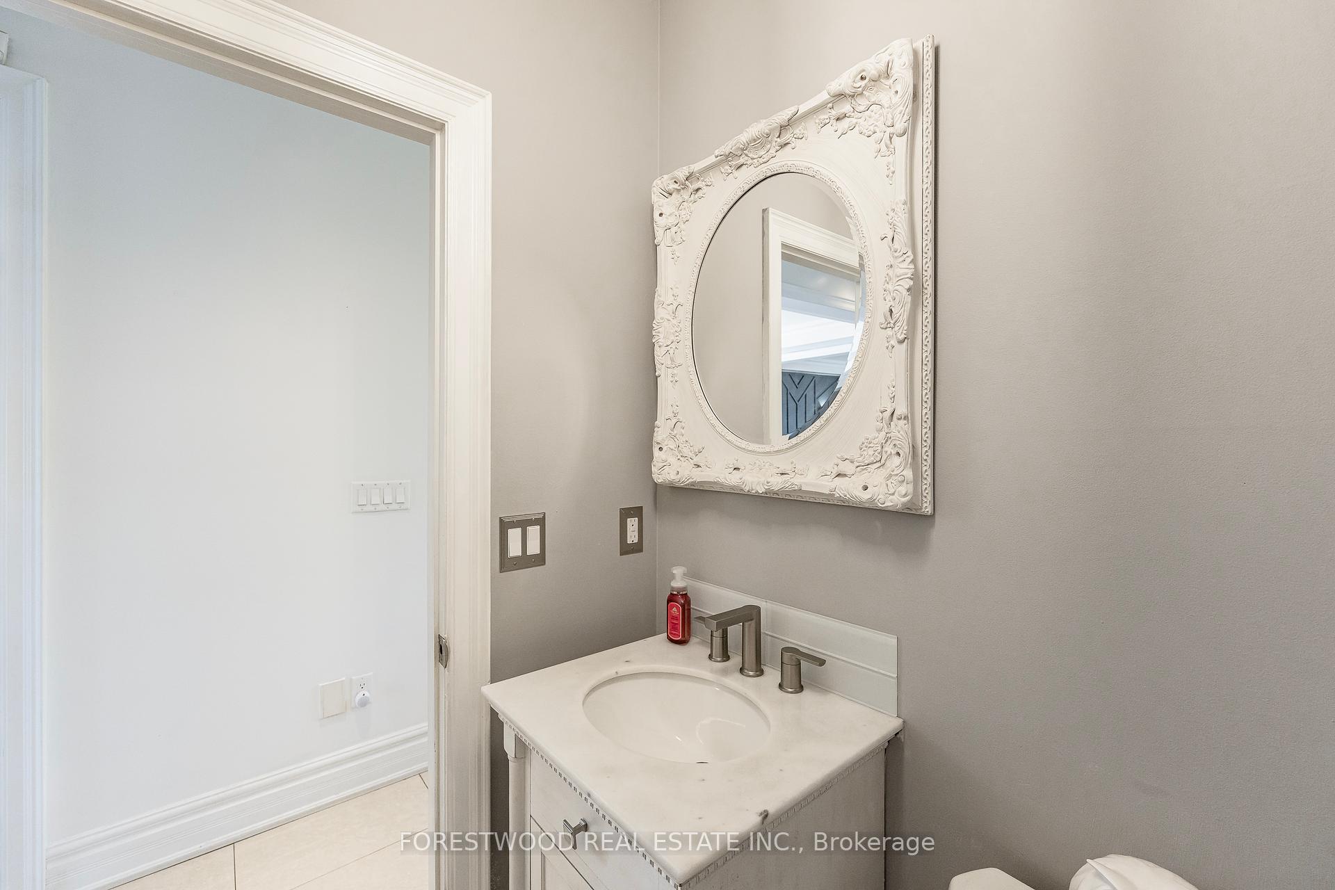 138 Winston Park Blvd, Toronto, ON M3K1C5 | 4 Bedroom 4 Bathroom Detached House | Image 17