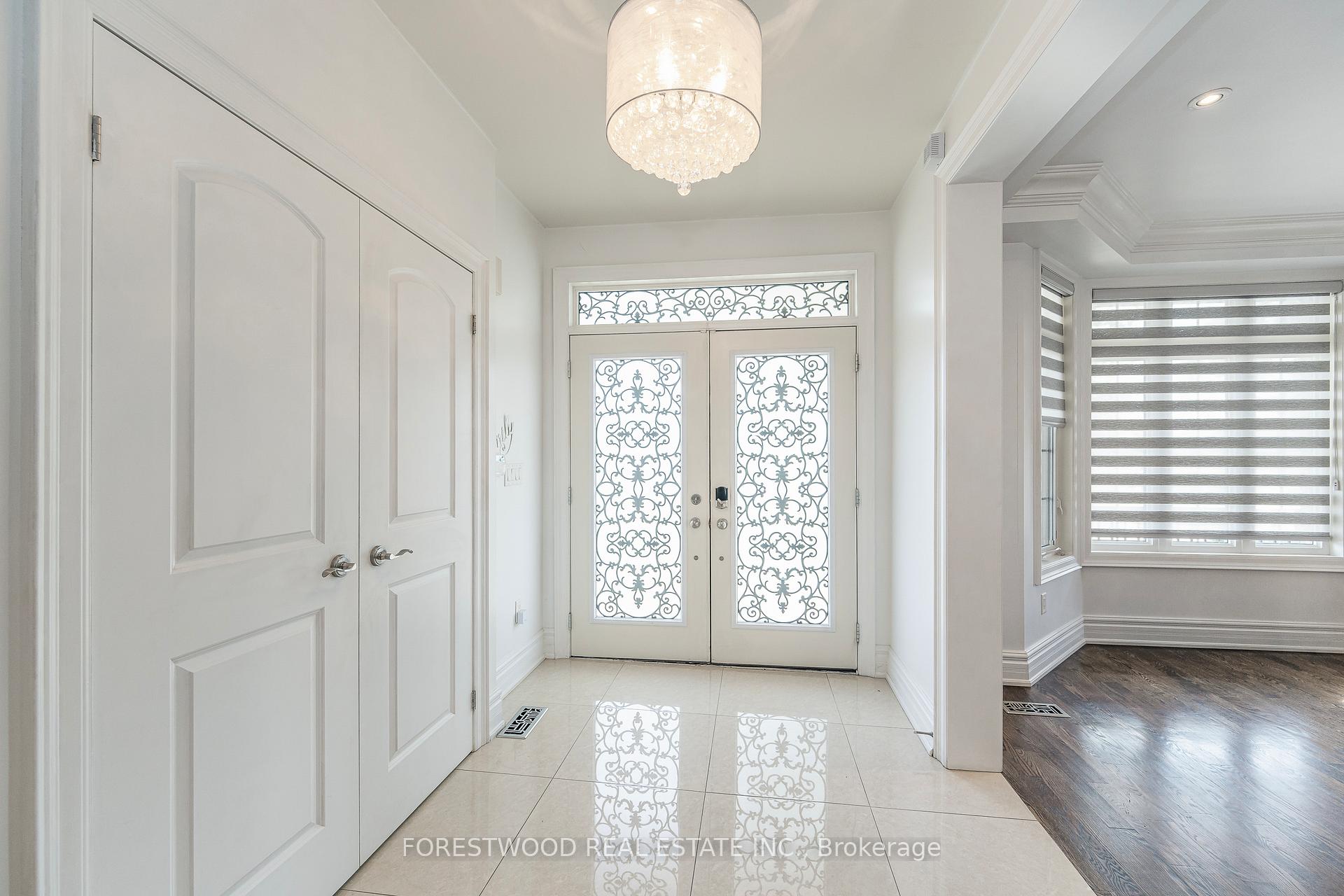 138 Winston Park Blvd, Toronto, ON M3K1C5 | 4 Bedroom 4 Bathroom Detached House | Image 3