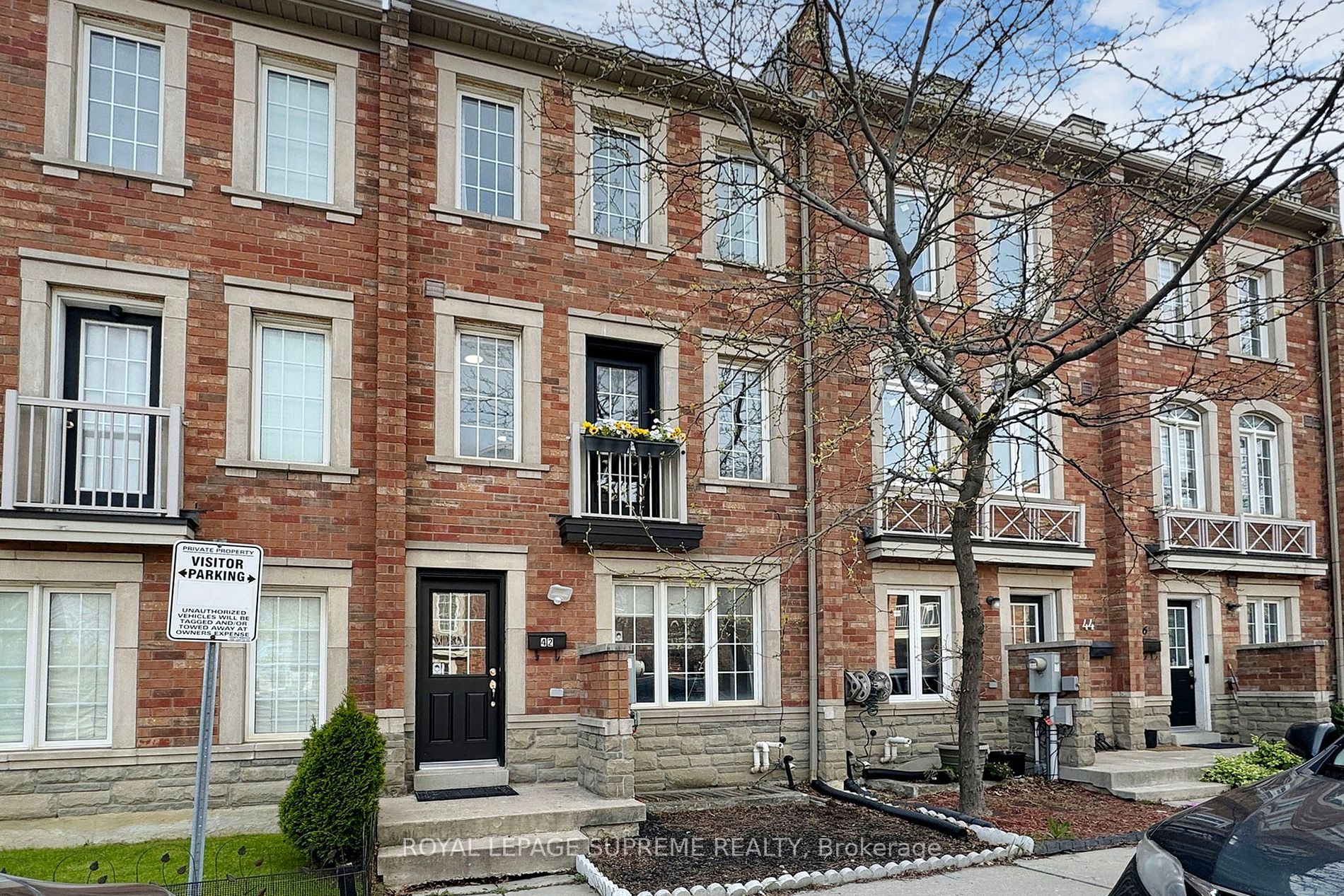 42 Joseph Griffith Lane, Toronto, ON M3L0C7 | 3 Bedroom 3 Bathroom Freehold Townhouse | Image 1