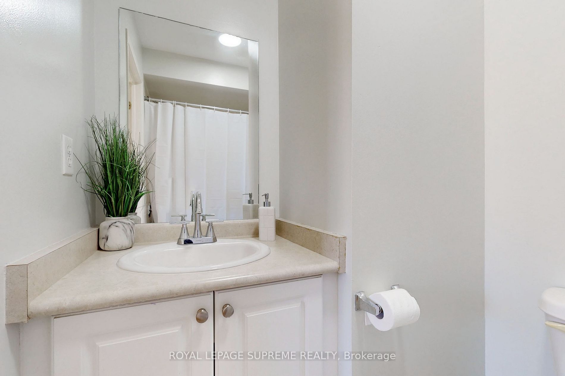 42 Joseph Griffith Lane, Toronto, ON M3L0C7 | 3 Bedroom 3 Bathroom Freehold Townhouse | Image 24