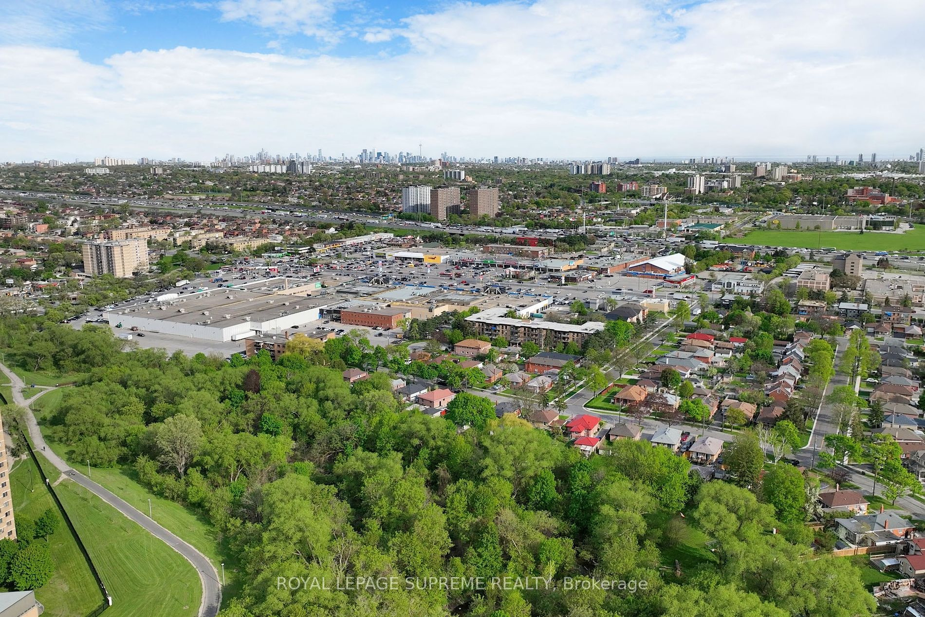 42 Joseph Griffith Lane, Toronto, ON M3L0C7 | 3 Bedroom 3 Bathroom Freehold Townhouse | Image 37