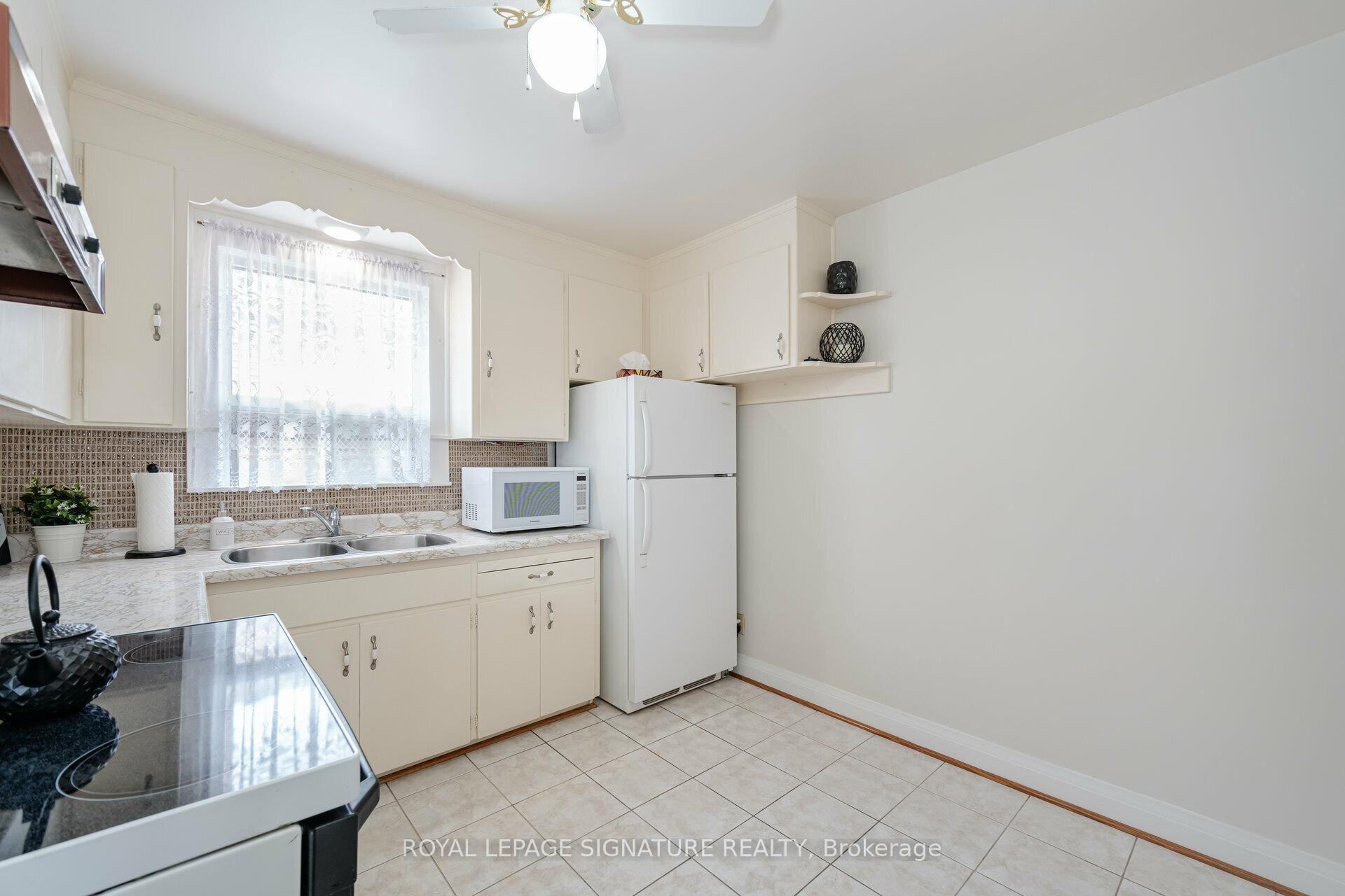 76 Cannon Rd, Toronto, ON M8Y1S1 | 3 Bedroom 2 Bathroom Detached House | Image 14