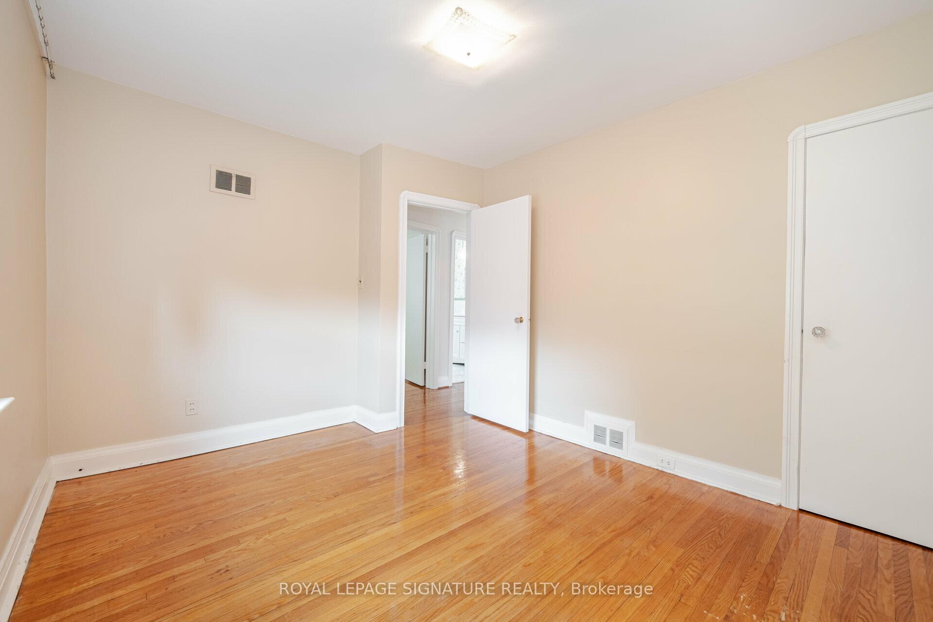 76 Cannon Rd, Toronto, ON M8Y1S1 | 3 Bedroom 2 Bathroom Detached House | Image 18