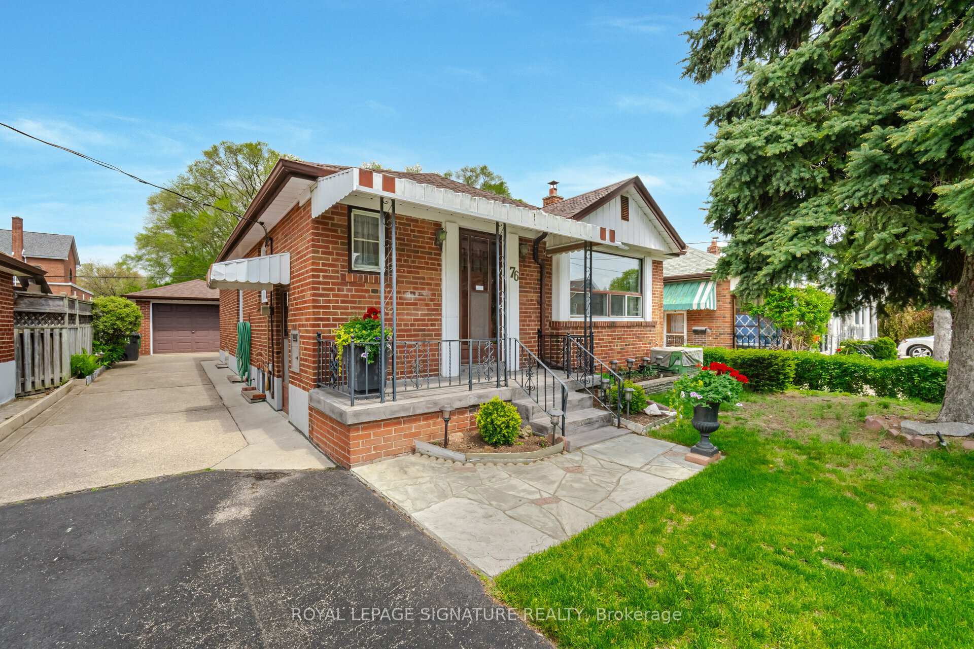 76 Cannon Rd, Toronto, ON M8Y1S1 | 3 Bedroom 2 Bathroom Detached House | Image 2
