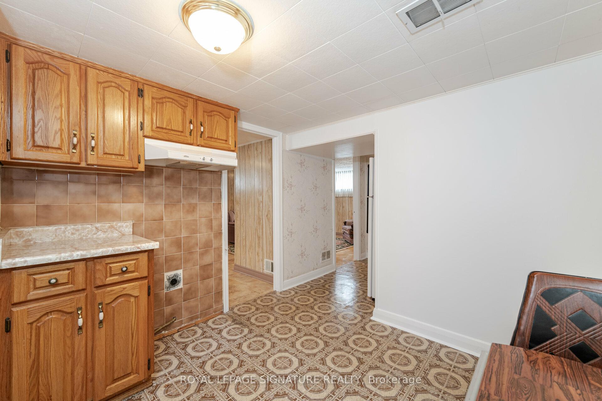 76 Cannon Rd, Toronto, ON M8Y1S1 | 3 Bedroom 2 Bathroom Detached House | Image 28