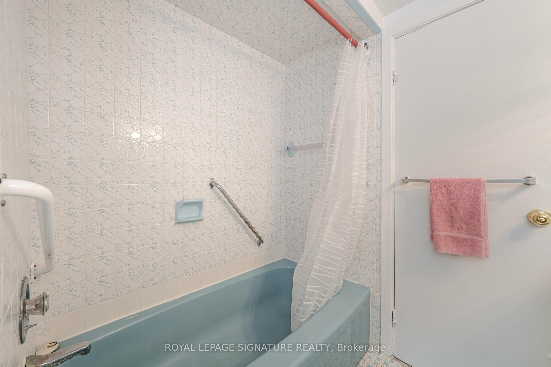 76 Cannon Rd, Toronto, ON M8Y1S1 | 3 Bedroom 2 Bathroom Detached House | Image 34