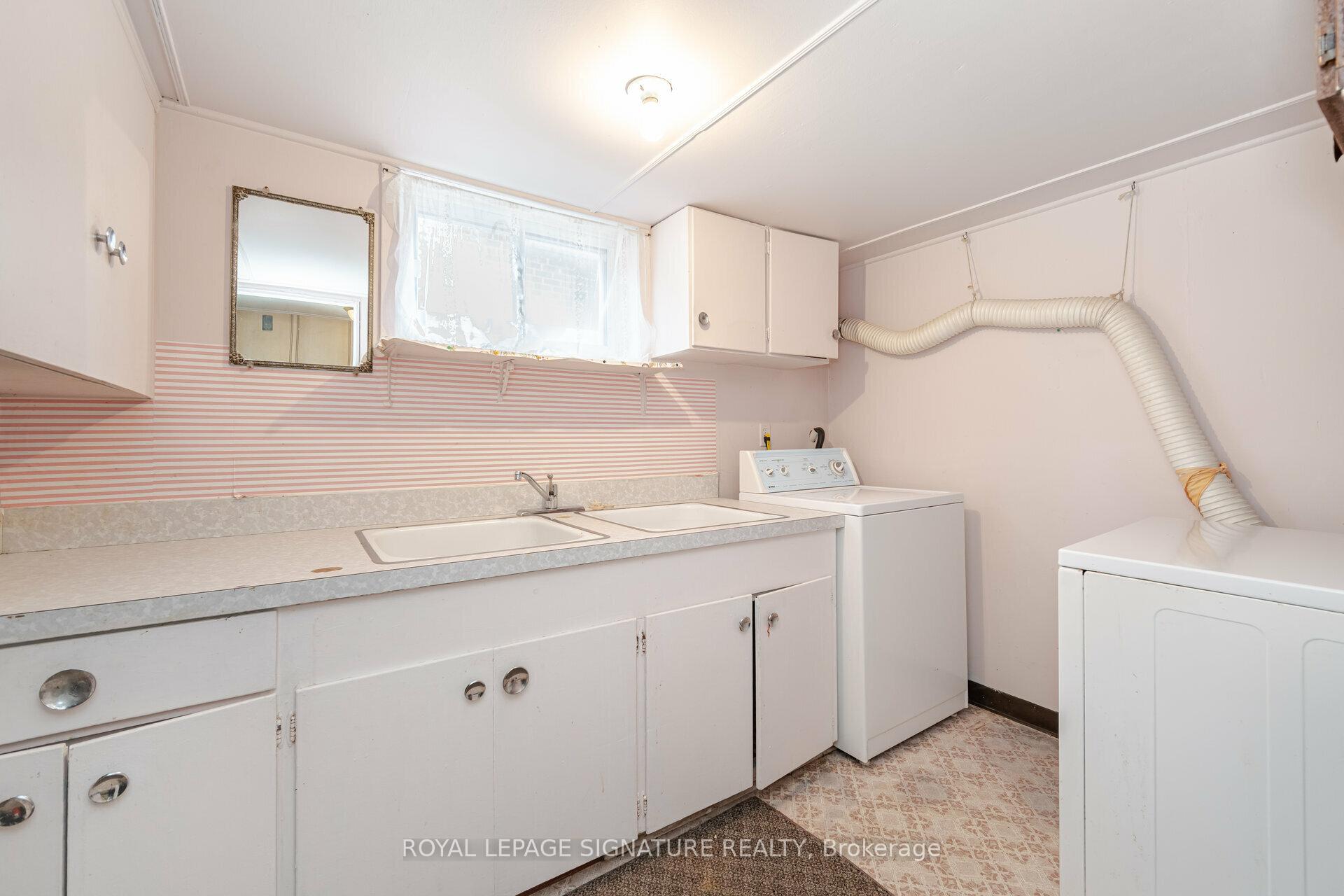 76 Cannon Rd, Toronto, ON M8Y1S1 | 3 Bedroom 2 Bathroom Detached House | Image 35