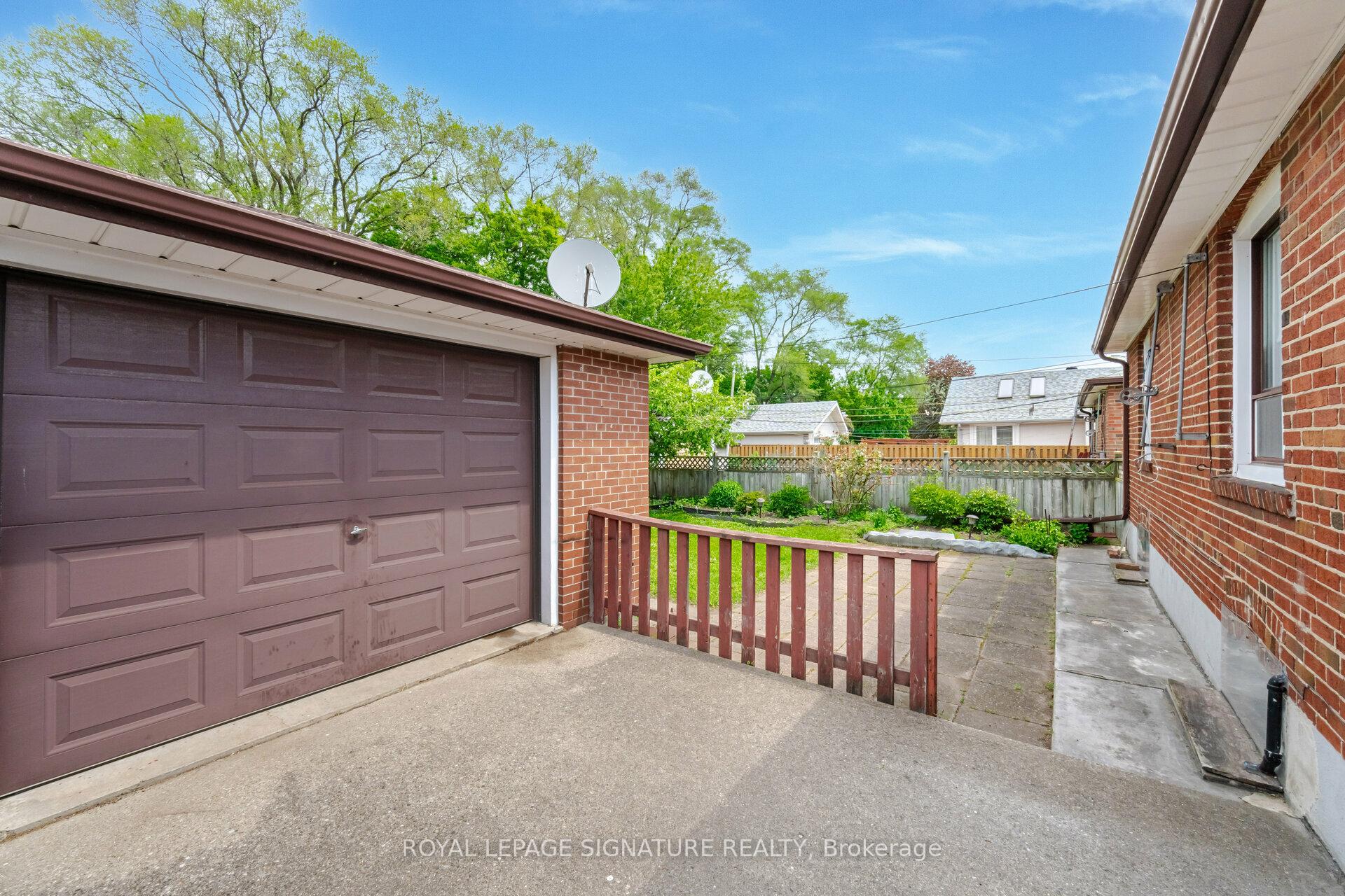 76 Cannon Rd, Toronto, ON M8Y1S1 | 3 Bedroom 2 Bathroom Detached House | Image 37