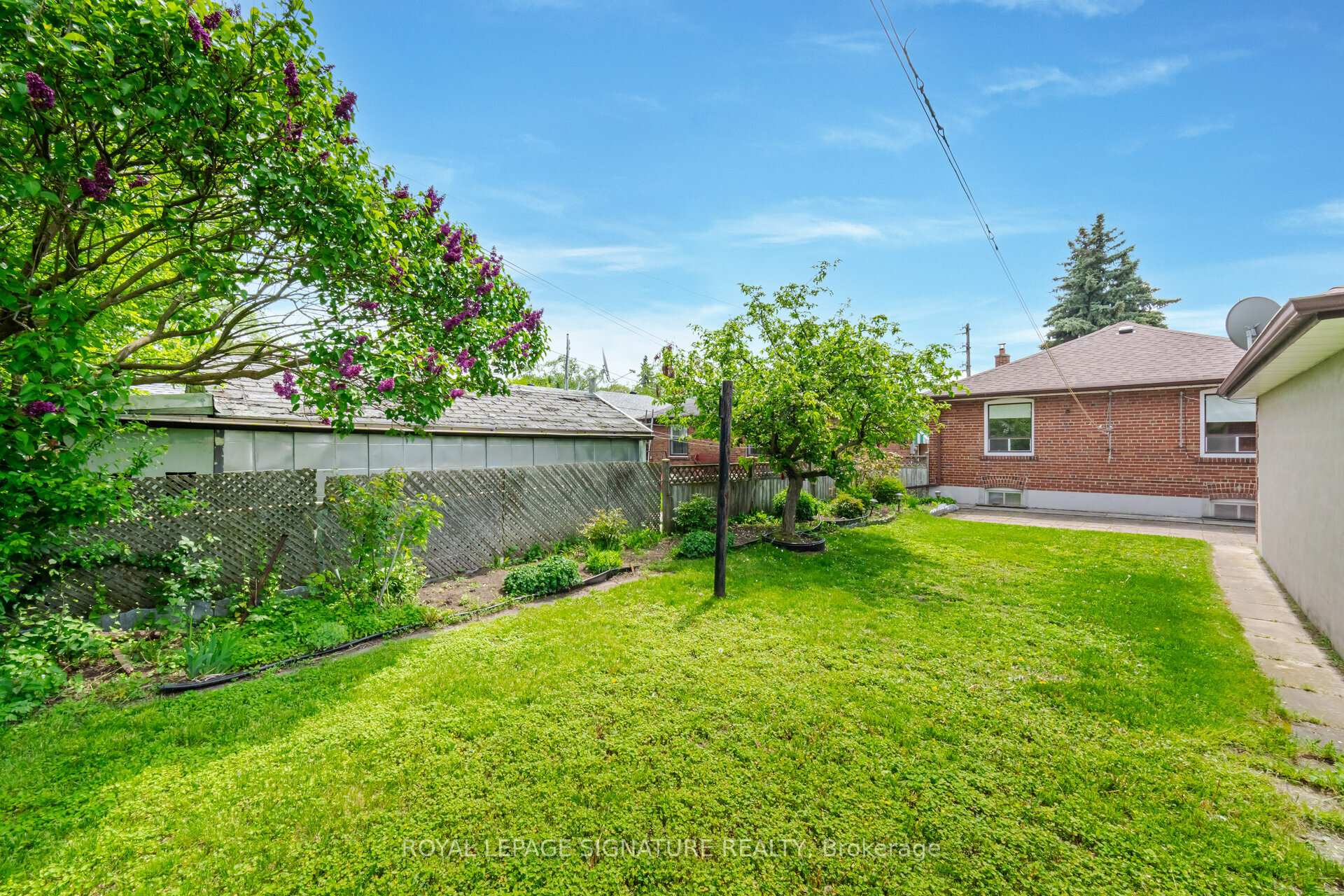 76 Cannon Rd, Toronto, ON M8Y1S1 | 3 Bedroom 2 Bathroom Detached House | Image 39