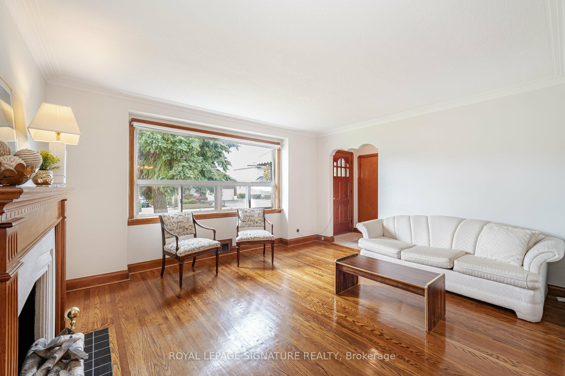 76 Cannon Rd, Toronto, ON M8Y1S1 | 3 Bedroom 2 Bathroom Detached House | Image 5