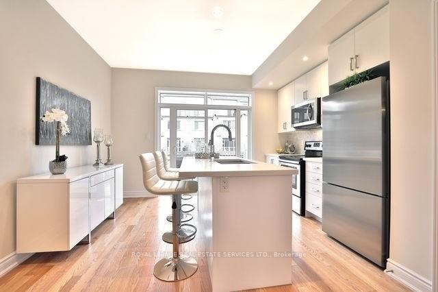 1024B Islington Ave, Toronto, ON M8Z6A4 | 3 Bedroom 3 Bathroom Condo Townhouse | Image 11