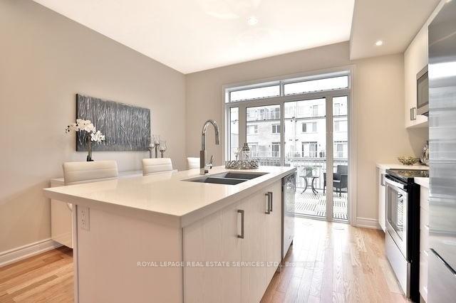 1024B Islington Ave, Toronto, ON M8Z6A4 | 3 Bedroom 3 Bathroom Condo Townhouse | Image 12