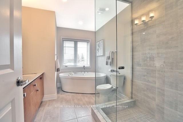 1024B Islington Ave, Toronto, ON M8Z6A4 | 3 Bedroom 3 Bathroom Condo Townhouse | Image 27